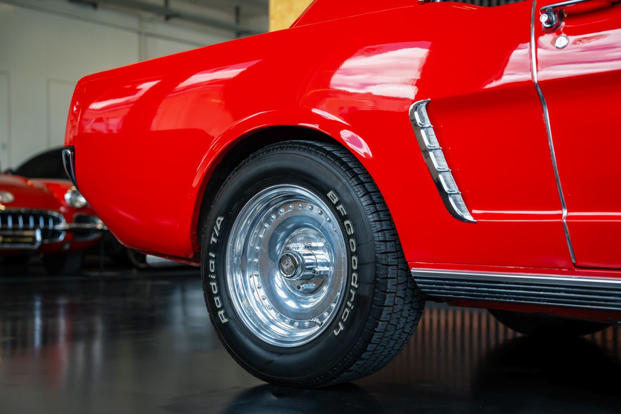 FORD MUSTANG V8-image-8