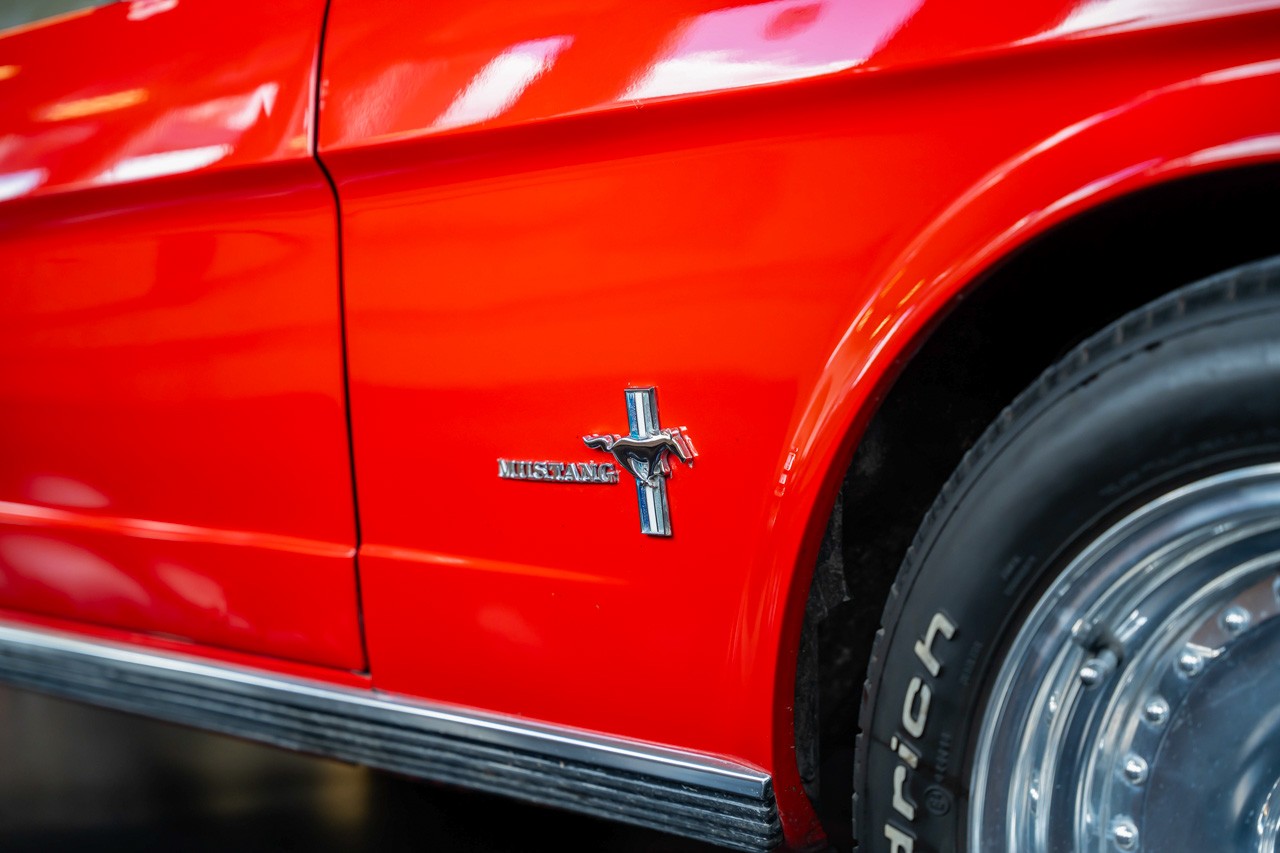 FORD MUSTANG V8-image-27