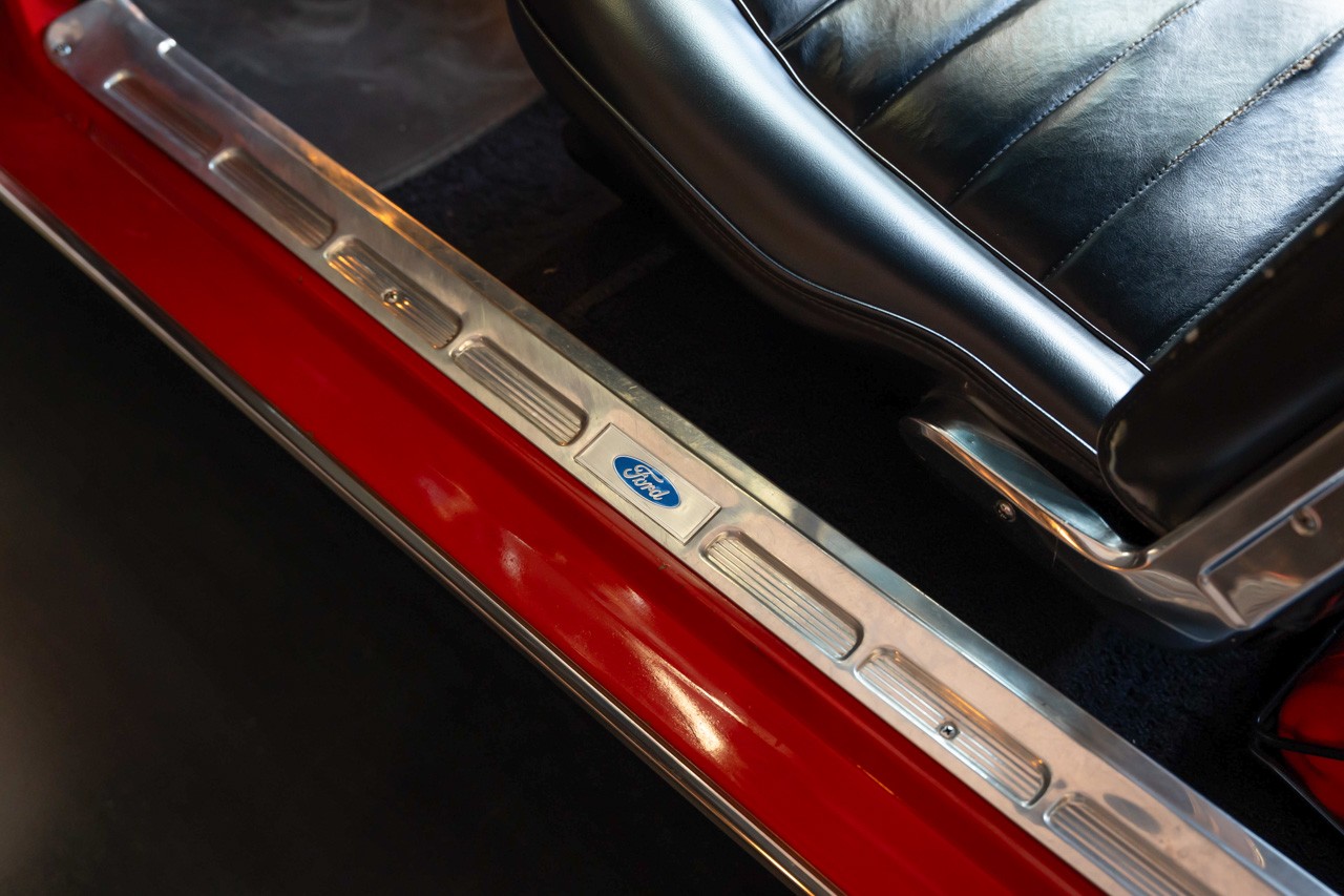 FORD MUSTANG V8-image-19