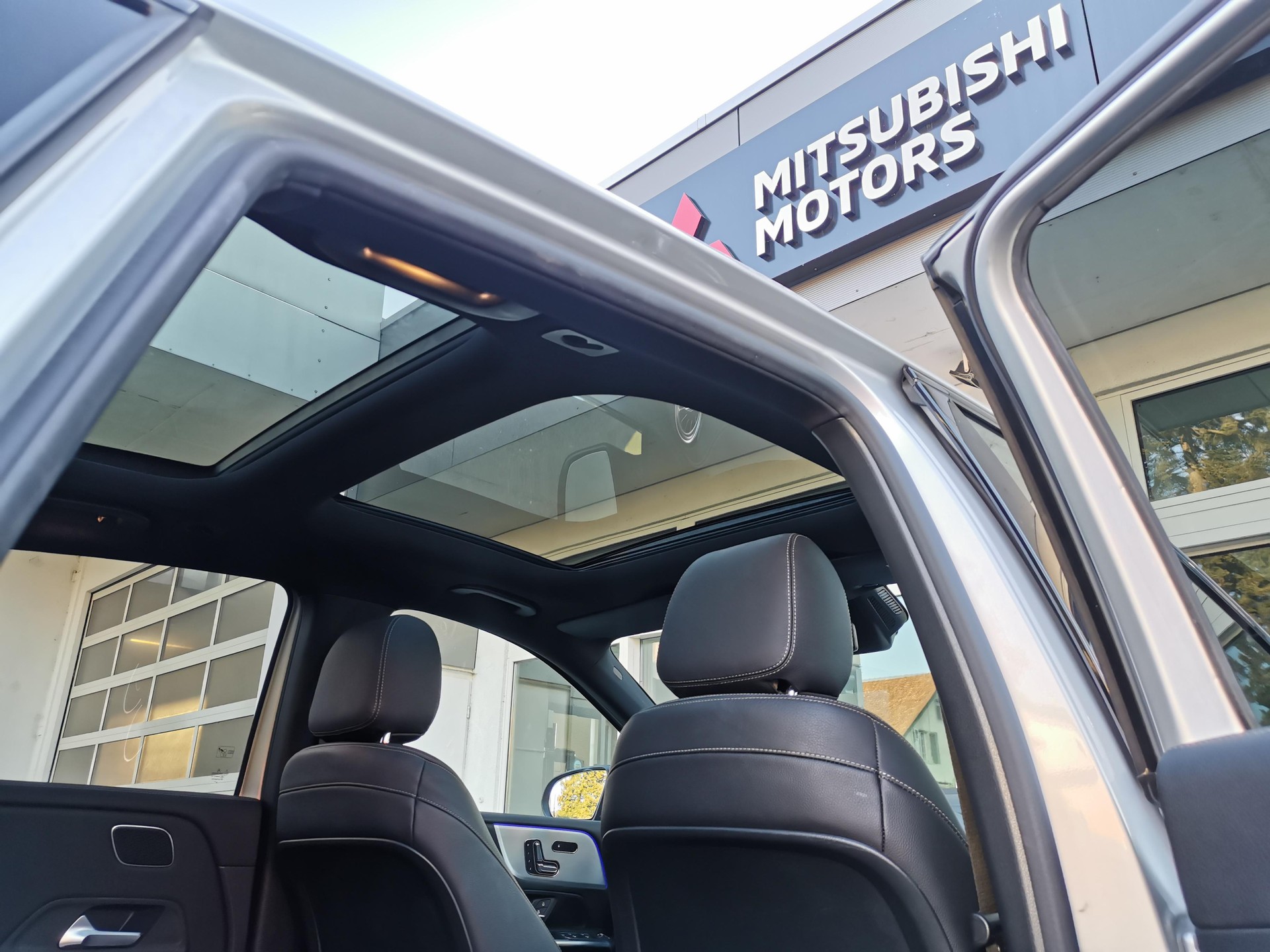 MERCEDES-BENZ B 200 d Night Line-image-6