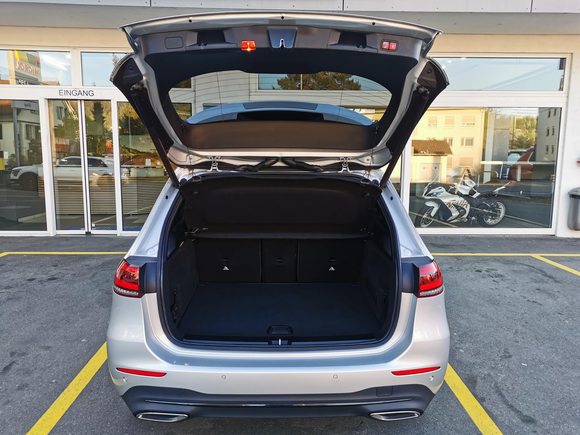MERCEDES-BENZ B 200 d Night Line-image-5