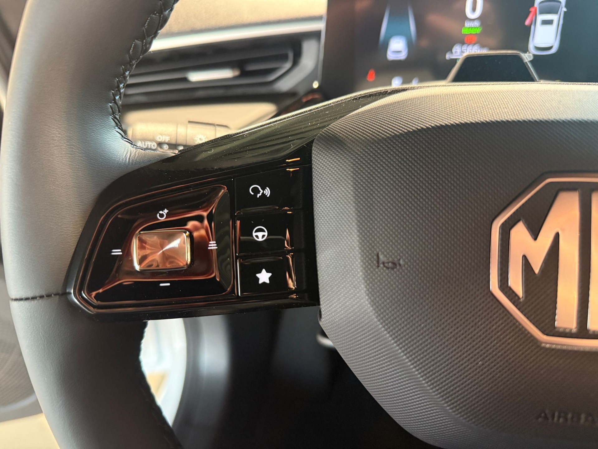 MG 3 1.5 Hybrid Luxury Aut.-image-12