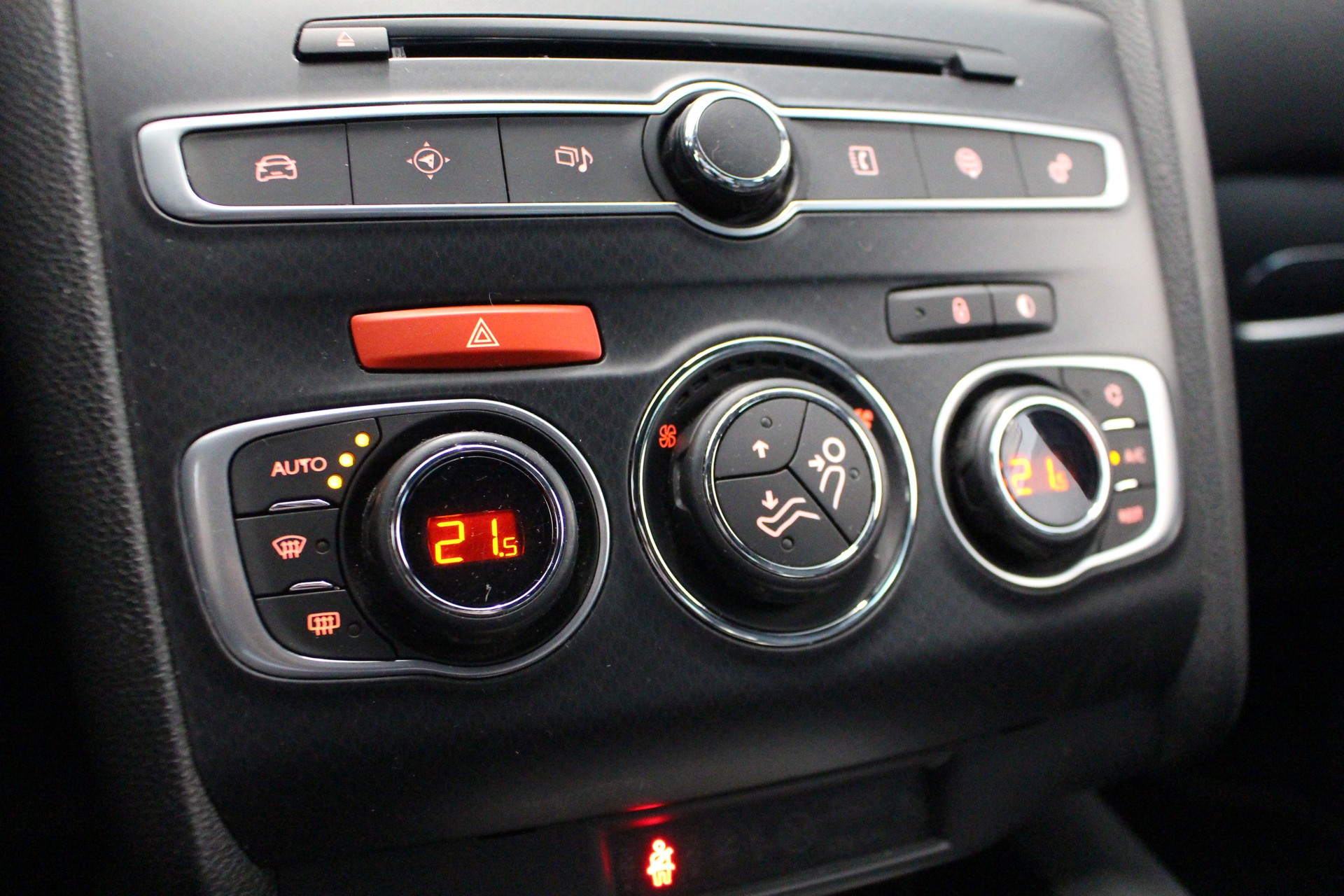 DS AUTOMOBILES DS4 1.6 THP 210 Sport Chic-image-20