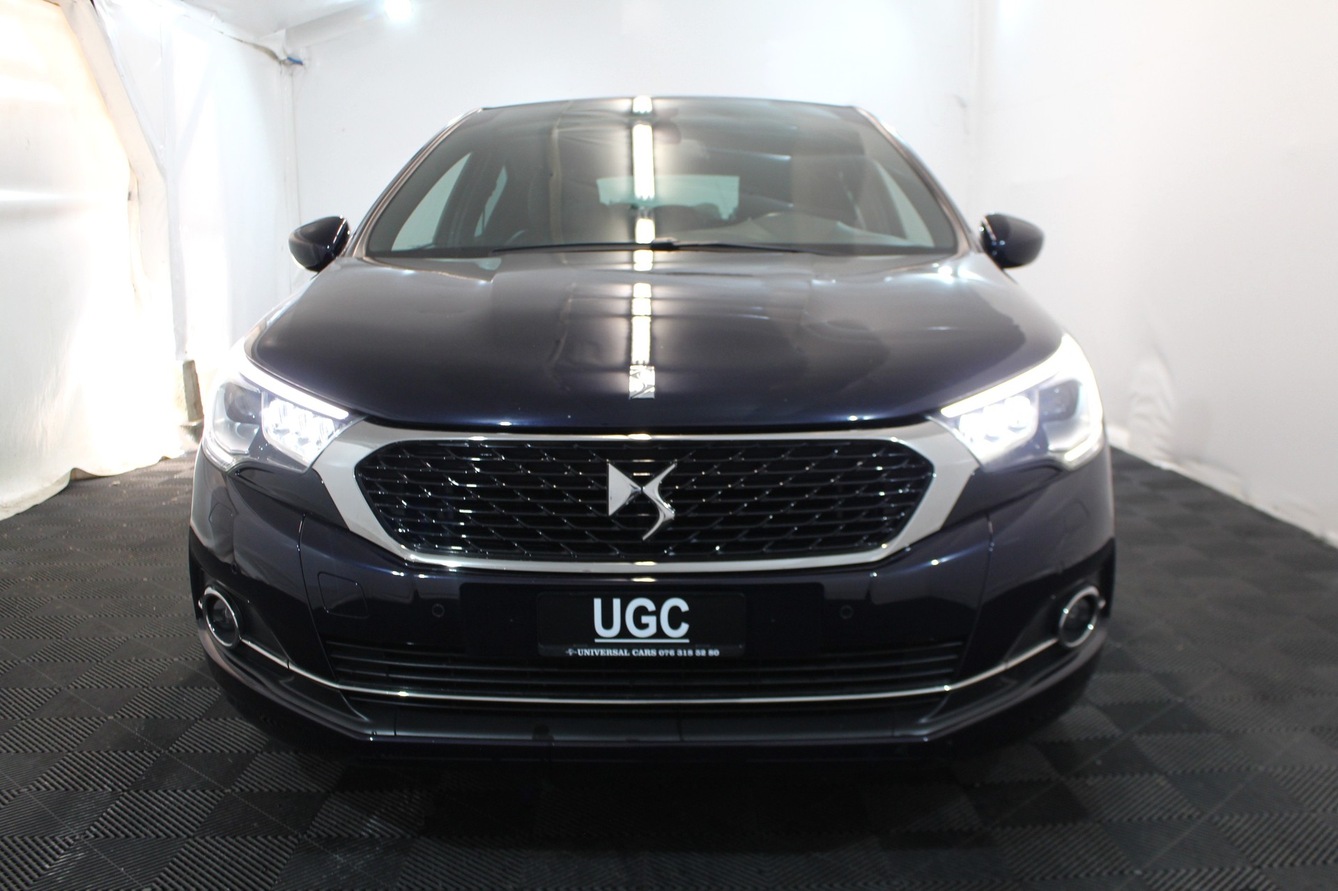 DS AUTOMOBILES DS4 1.6 THP 210 Sport Chic-showroom-element-1