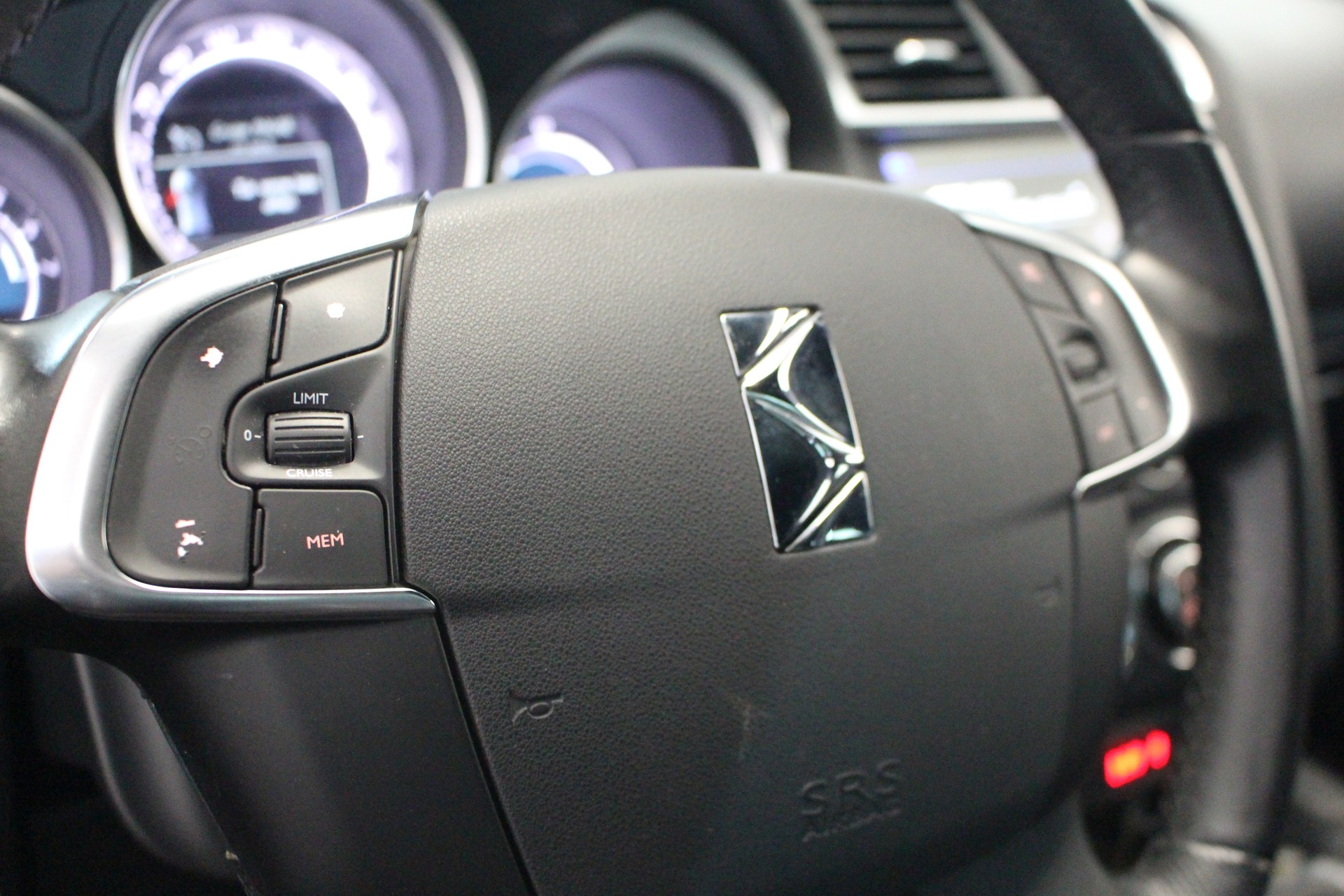 DS AUTOMOBILES DS4 1.6 THP 210 Sport Chic-image-12