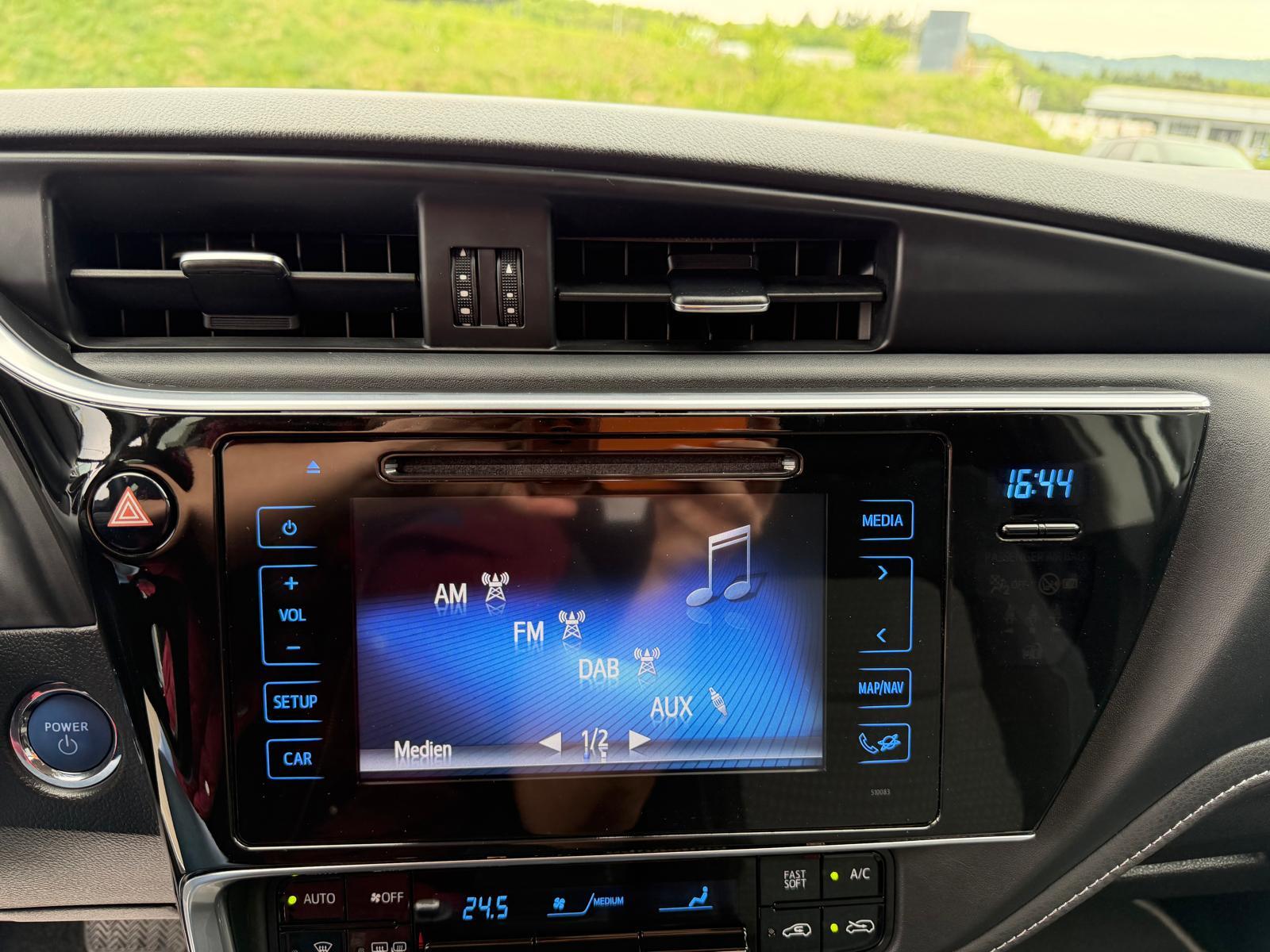 TOYOTA Auris Touring Sports 1.8 HSD Trend-image-15