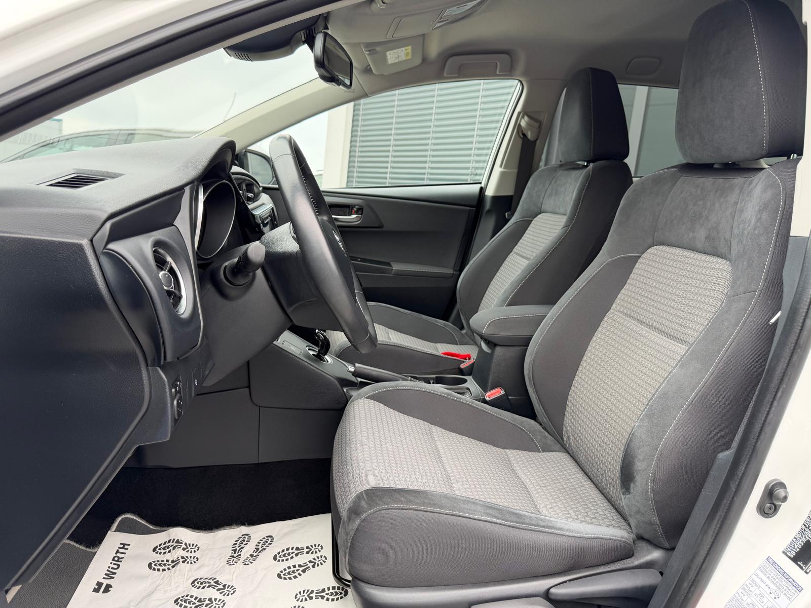TOYOTA Auris Touring Sports 1.8 HSD Trend-image-18
