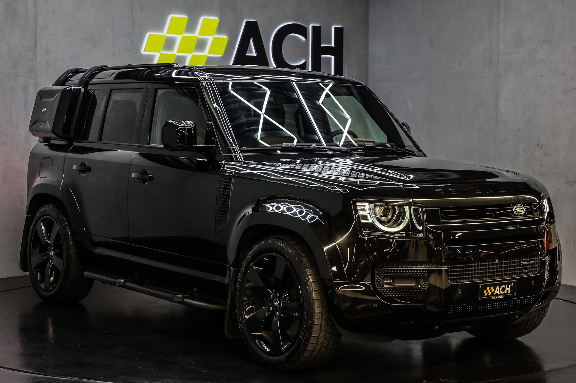 LAND ROVER Defender 110 3.0 D I6 300 X-Dynamic HSE