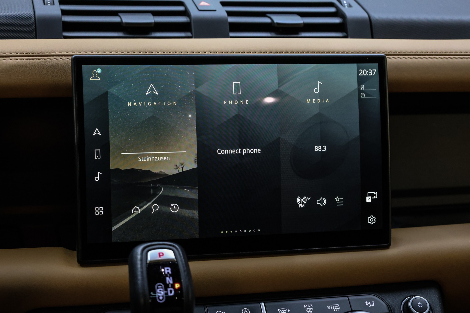 LAND ROVER Defender 110 3.0 D I6 300 X-Dynamic HSE-image-29