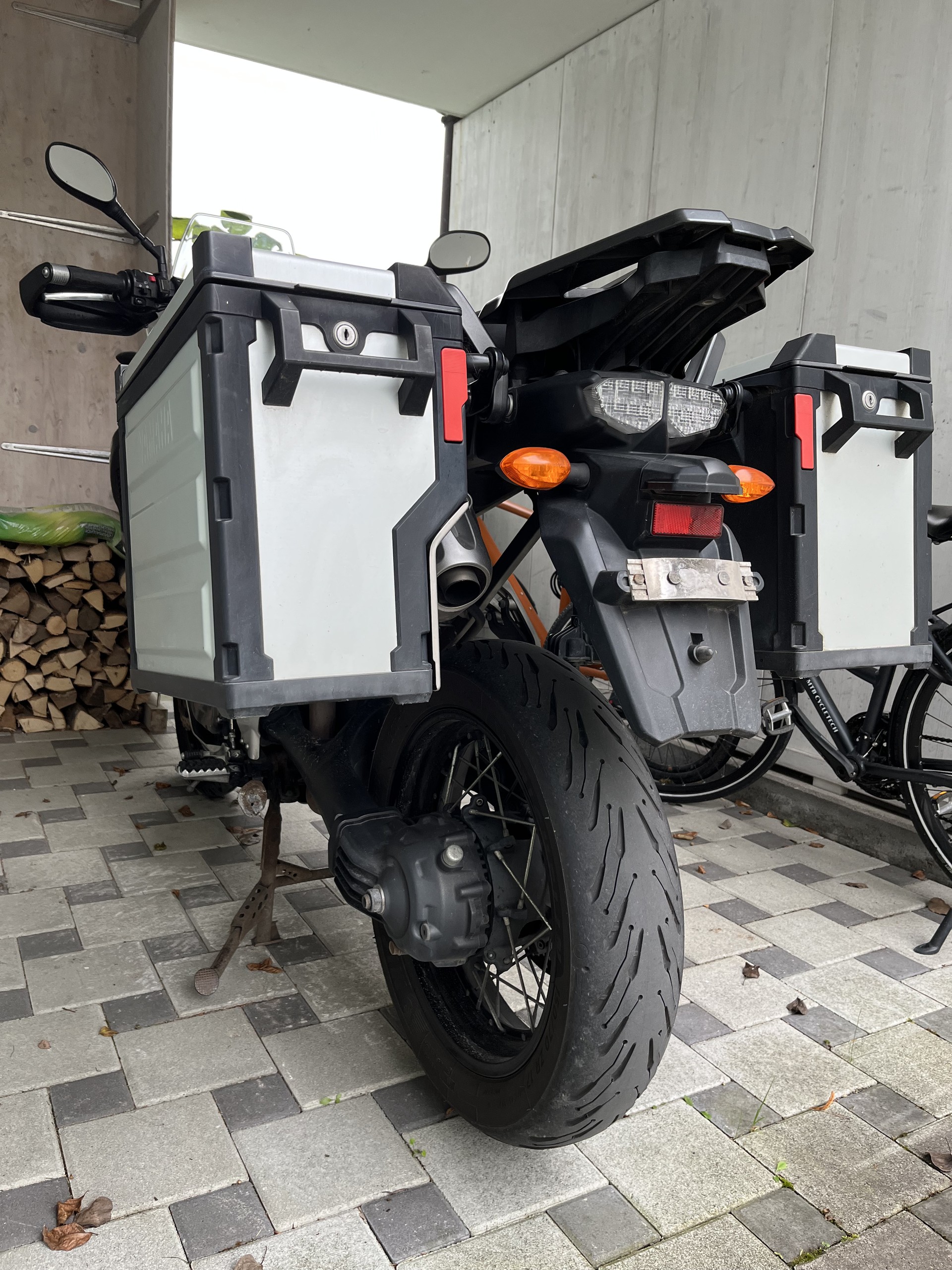 YAMAHA XT 1200 Z Super Ténéré-image-1