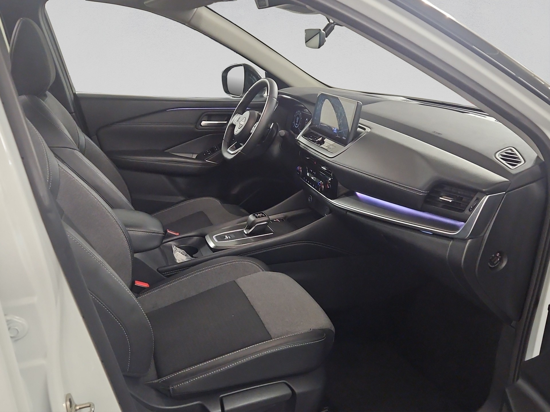 NISSAN Qashqai 1.3 DIG-T MHEV N-Connecta Xtronic-image-15