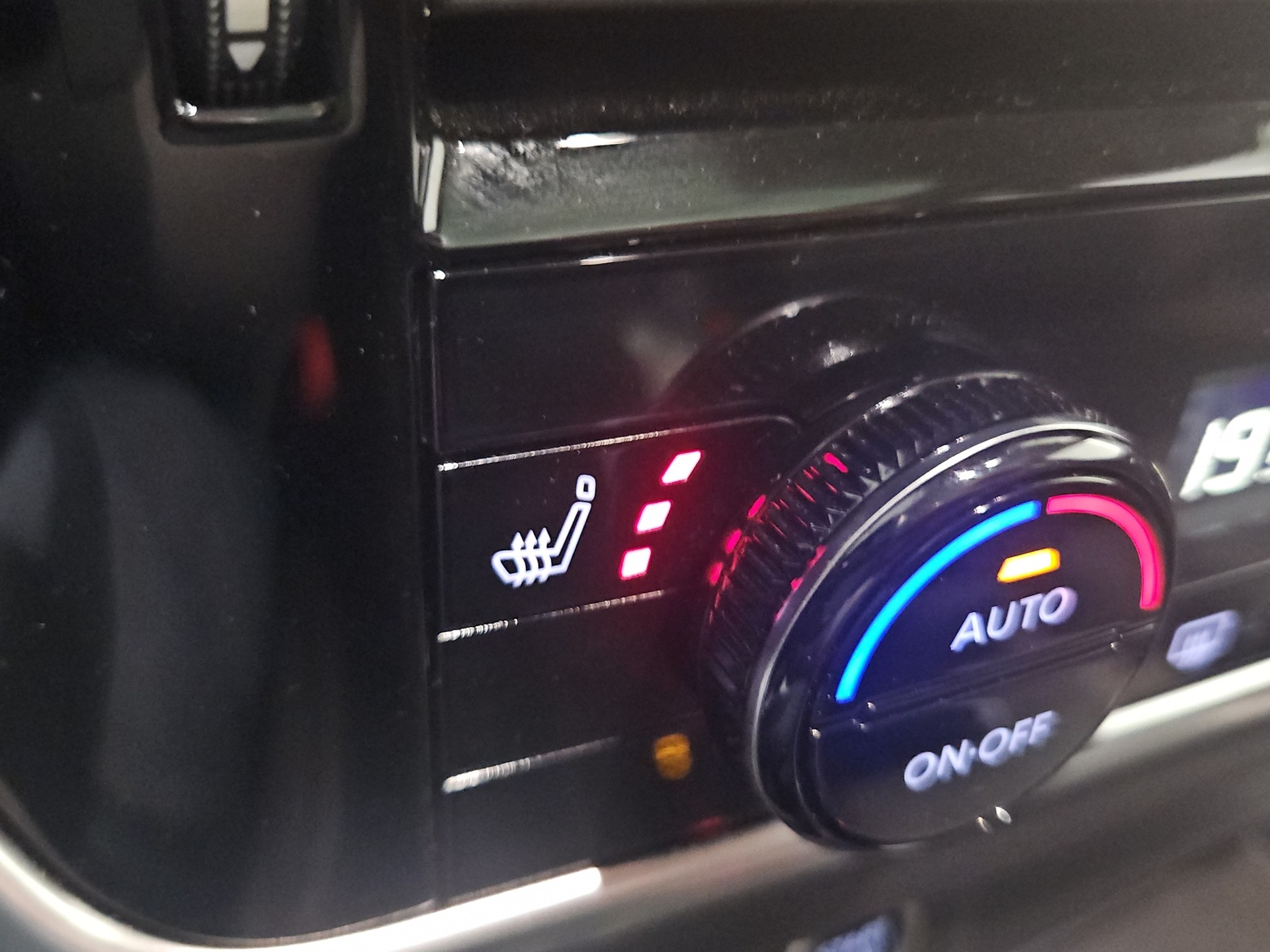 NISSAN Qashqai 1.3 DIG-T MHEV N-Connecta Xtronic-image-24