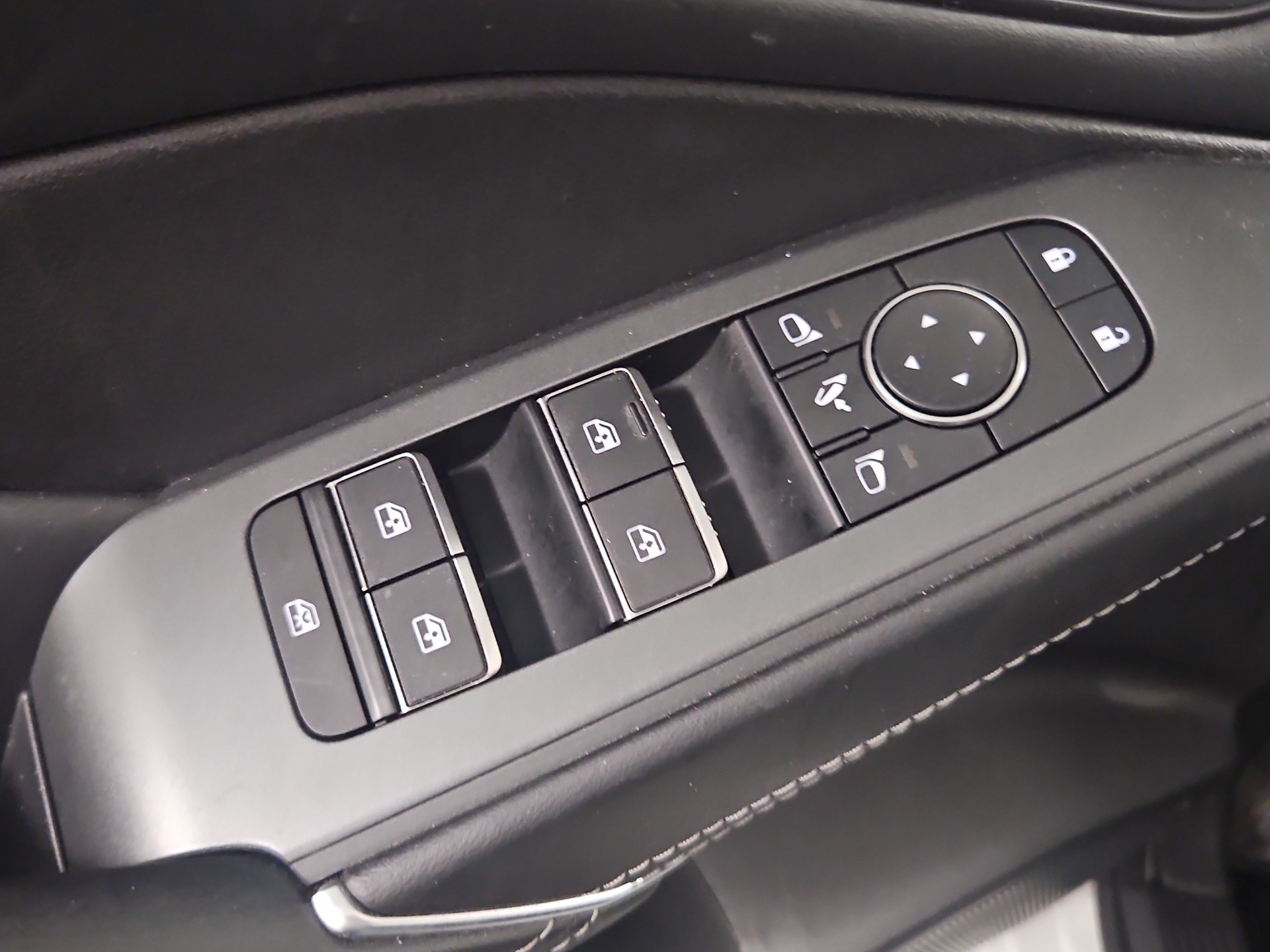 NISSAN Qashqai 1.3 DIG-T MHEV N-Connecta Xtronic-image-18