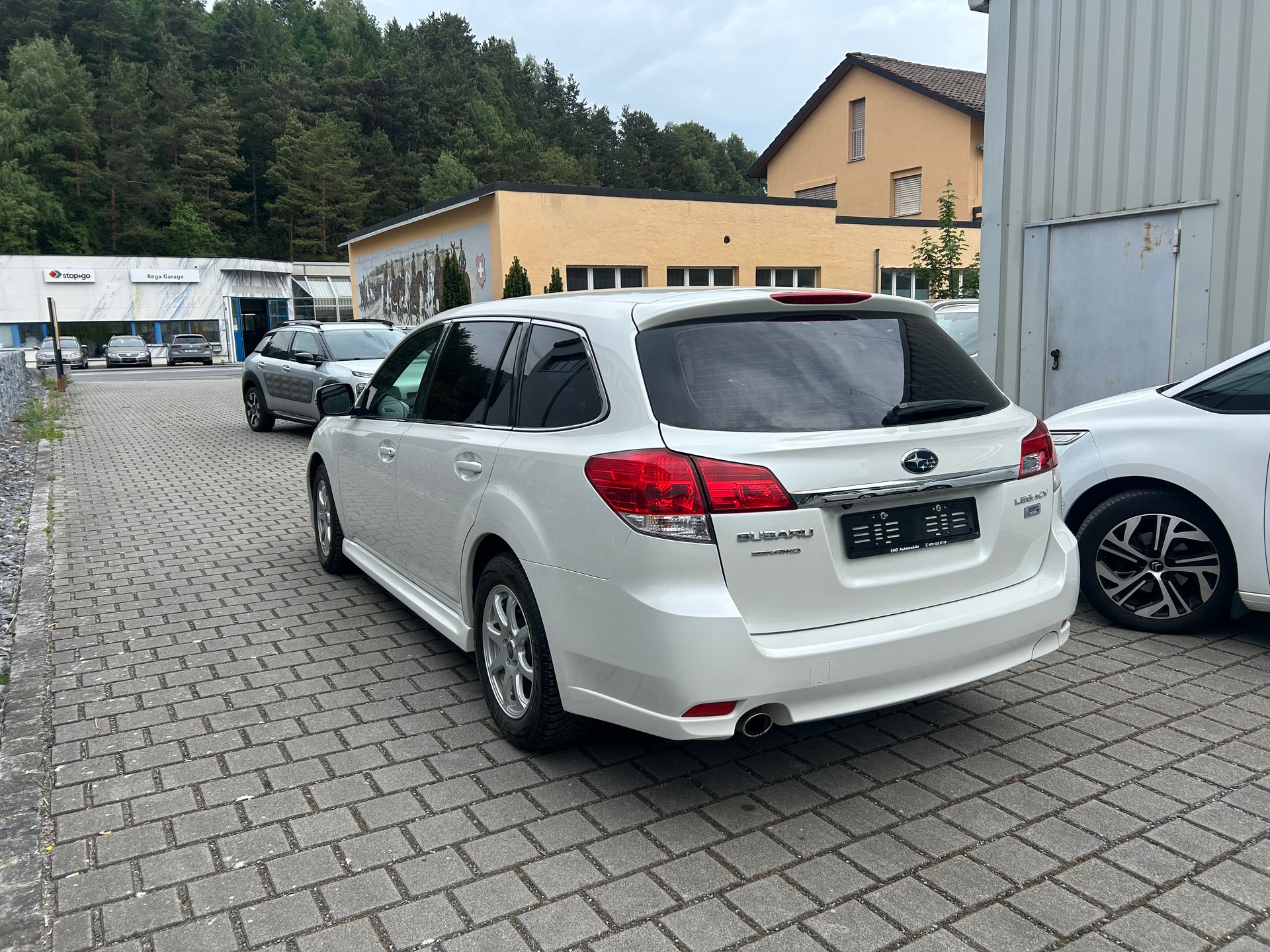 SUBARU Legacy 2.0D Swiss Special AWD-image-3