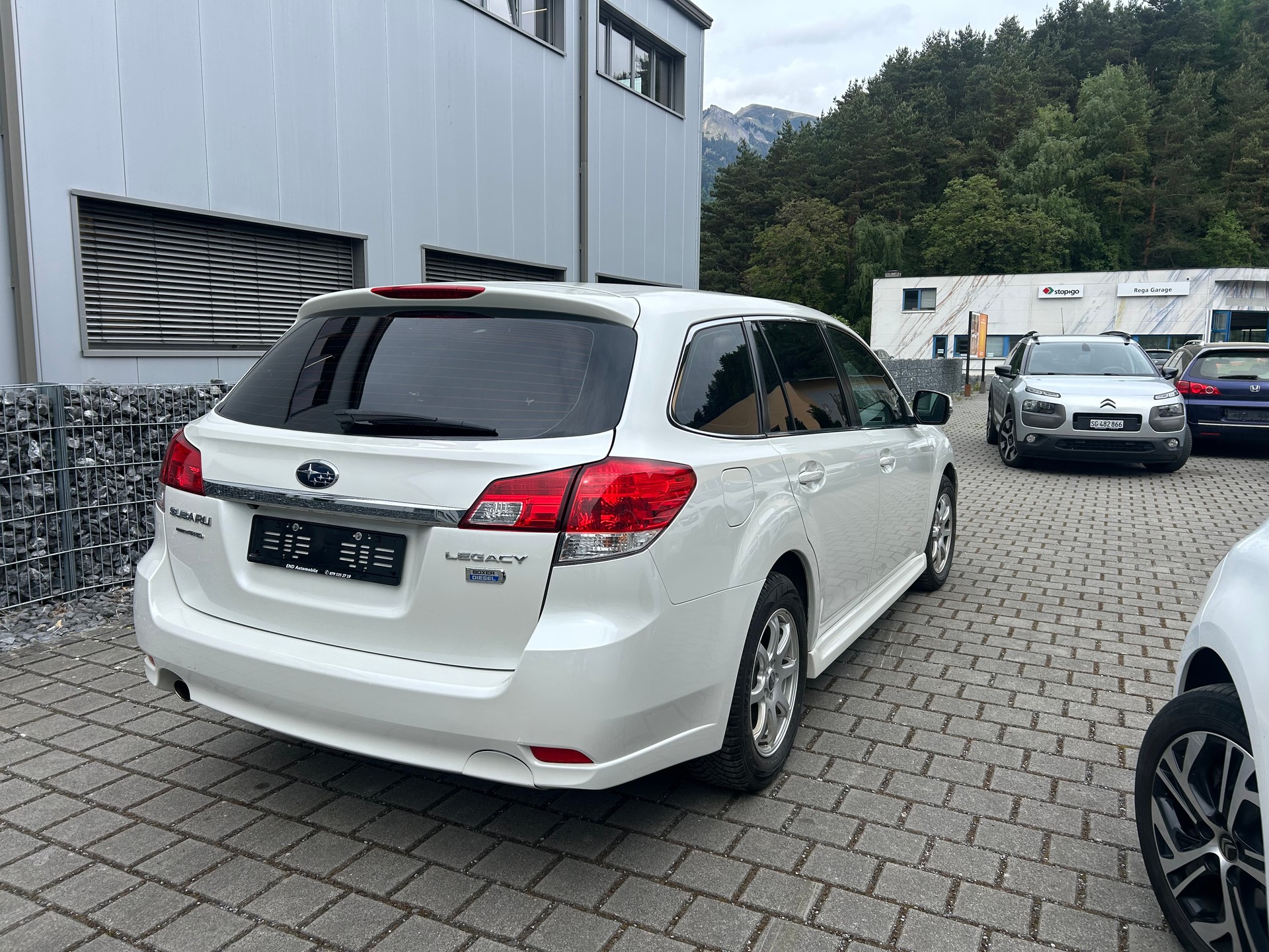 SUBARU Legacy 2.0D Swiss Special AWD-image-5