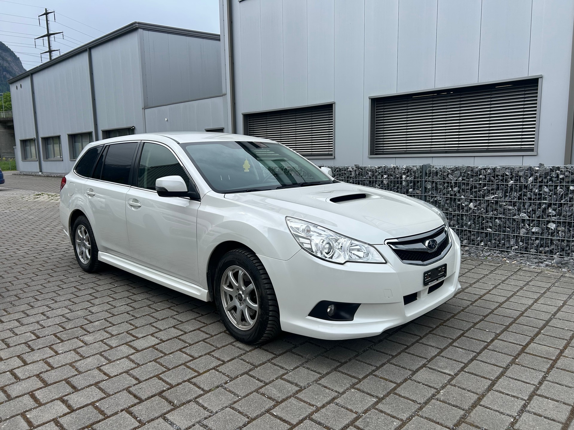 SUBARU Legacy 2.0D Swiss Special AWD-image-1