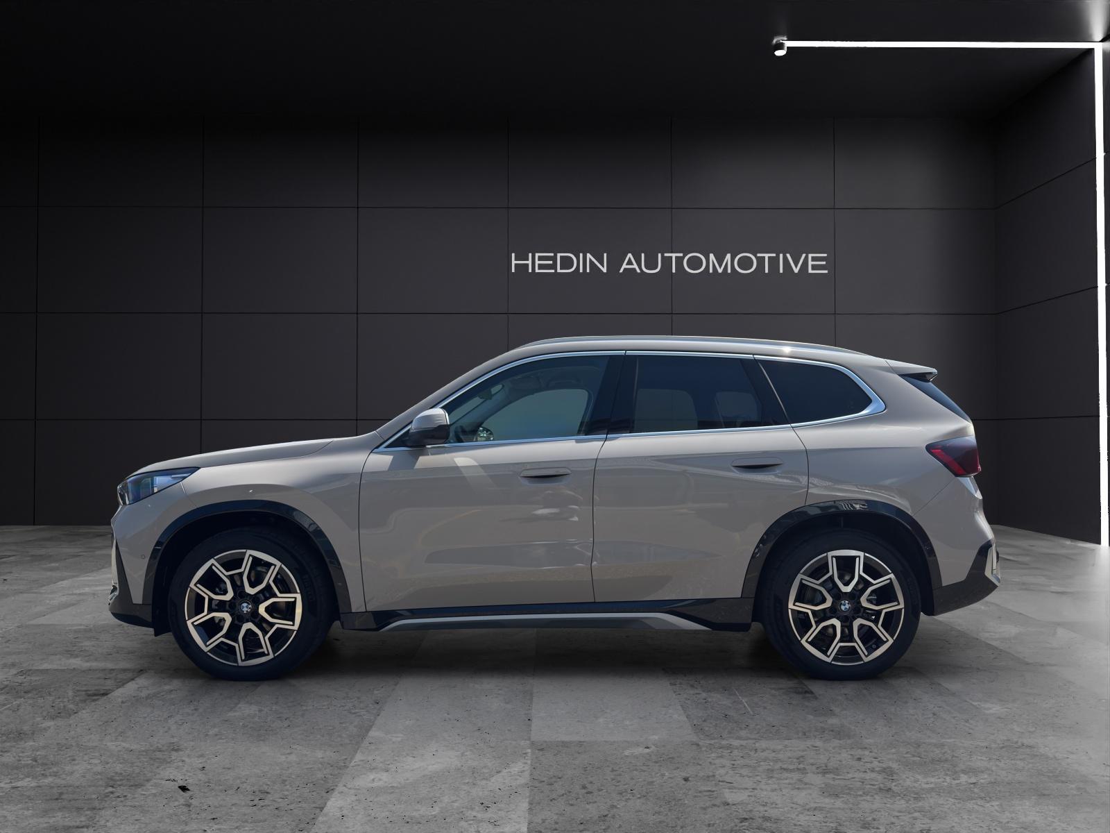 BMW iX1 20 eDrive-showroom-element-2