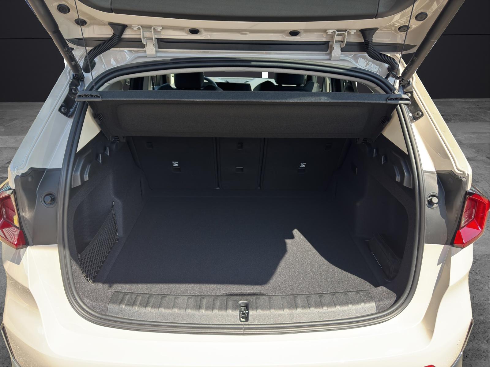 BMW iX1 20 eDrive-image-5