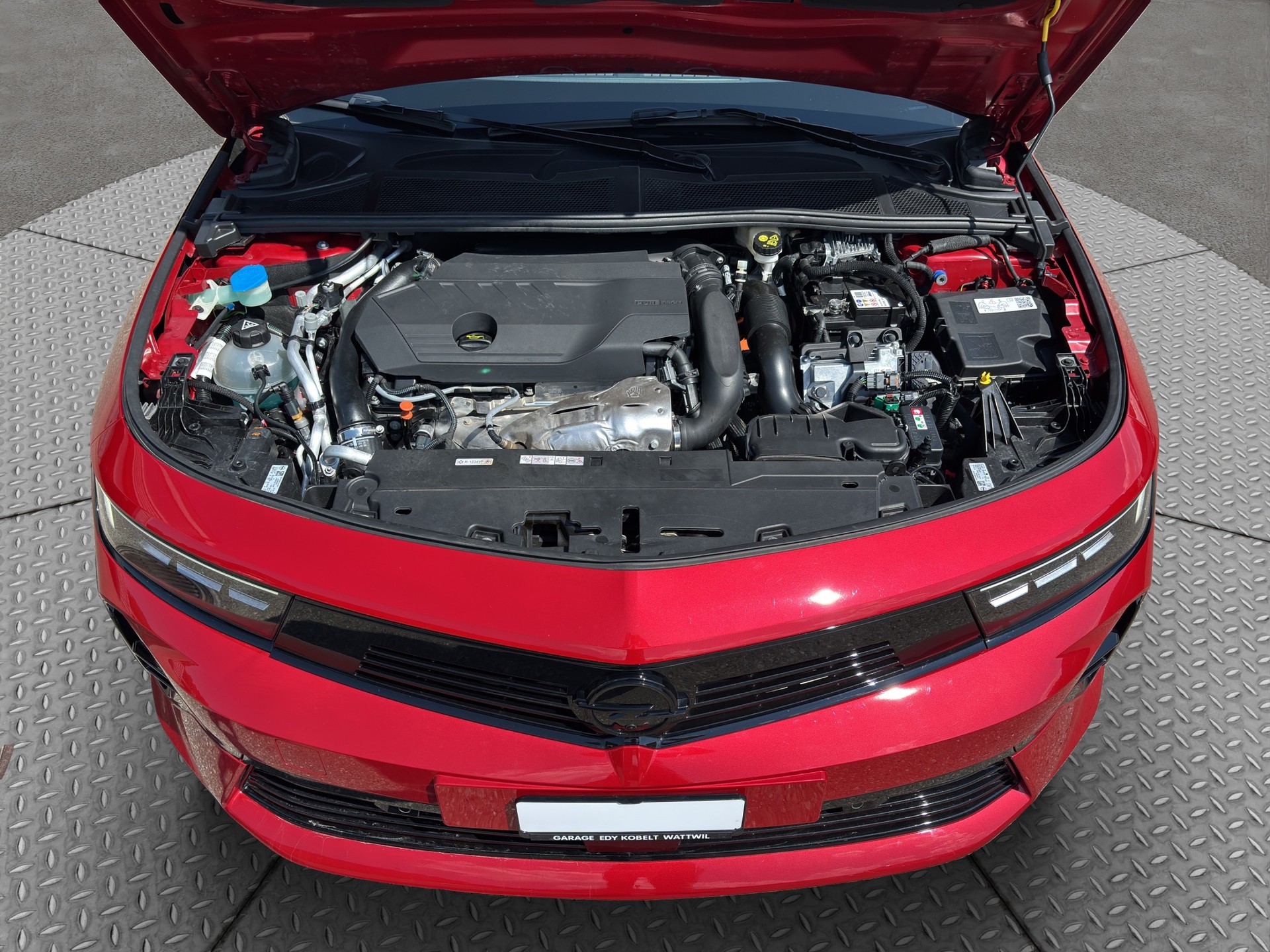 OPEL Astra 1.6 PHEV Turbo Swiss Plus A-image-23