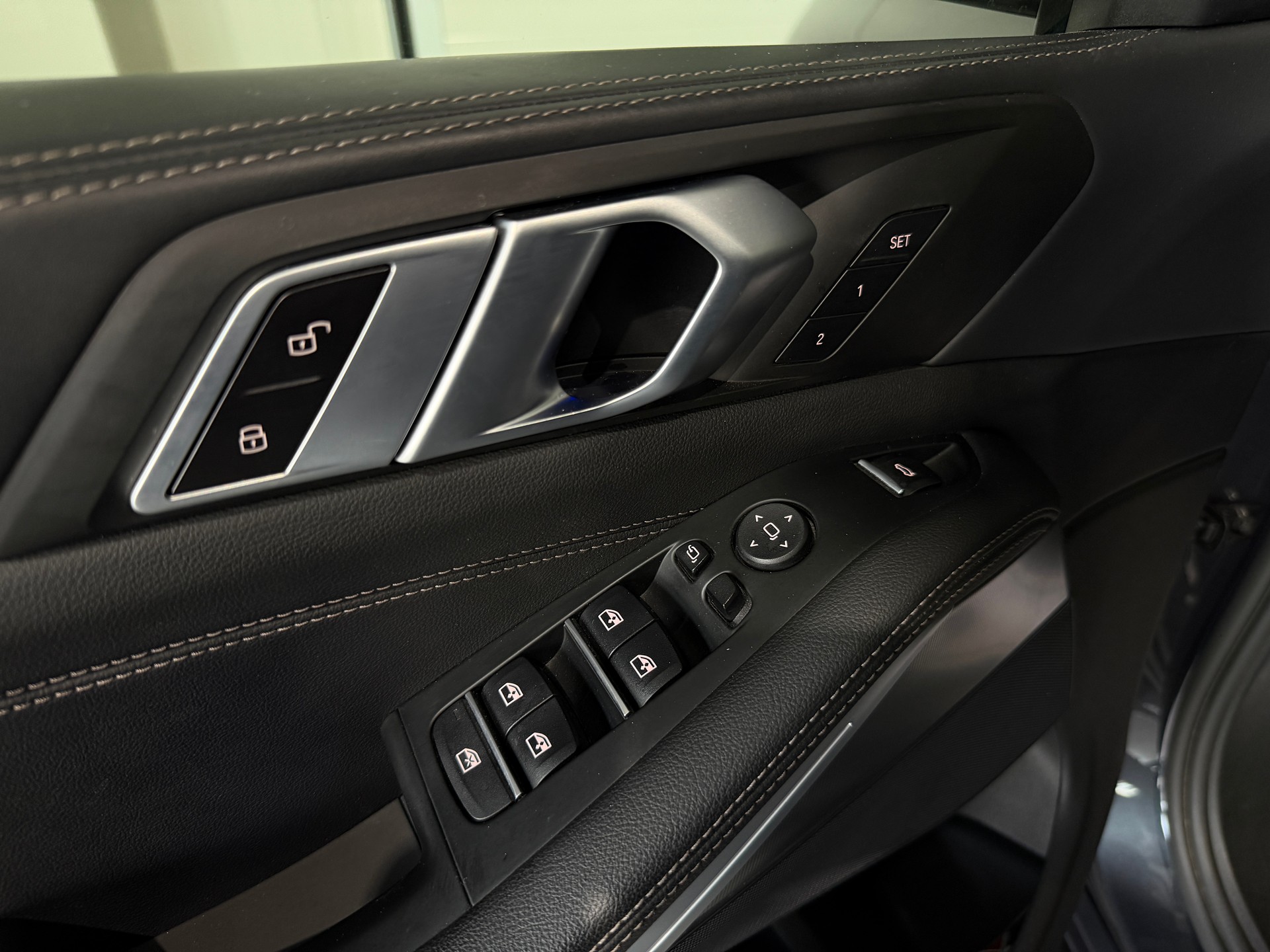 BMW X5 xDrive 48V 40d M Sport Steptronic (AHK 3.5T)-image-18