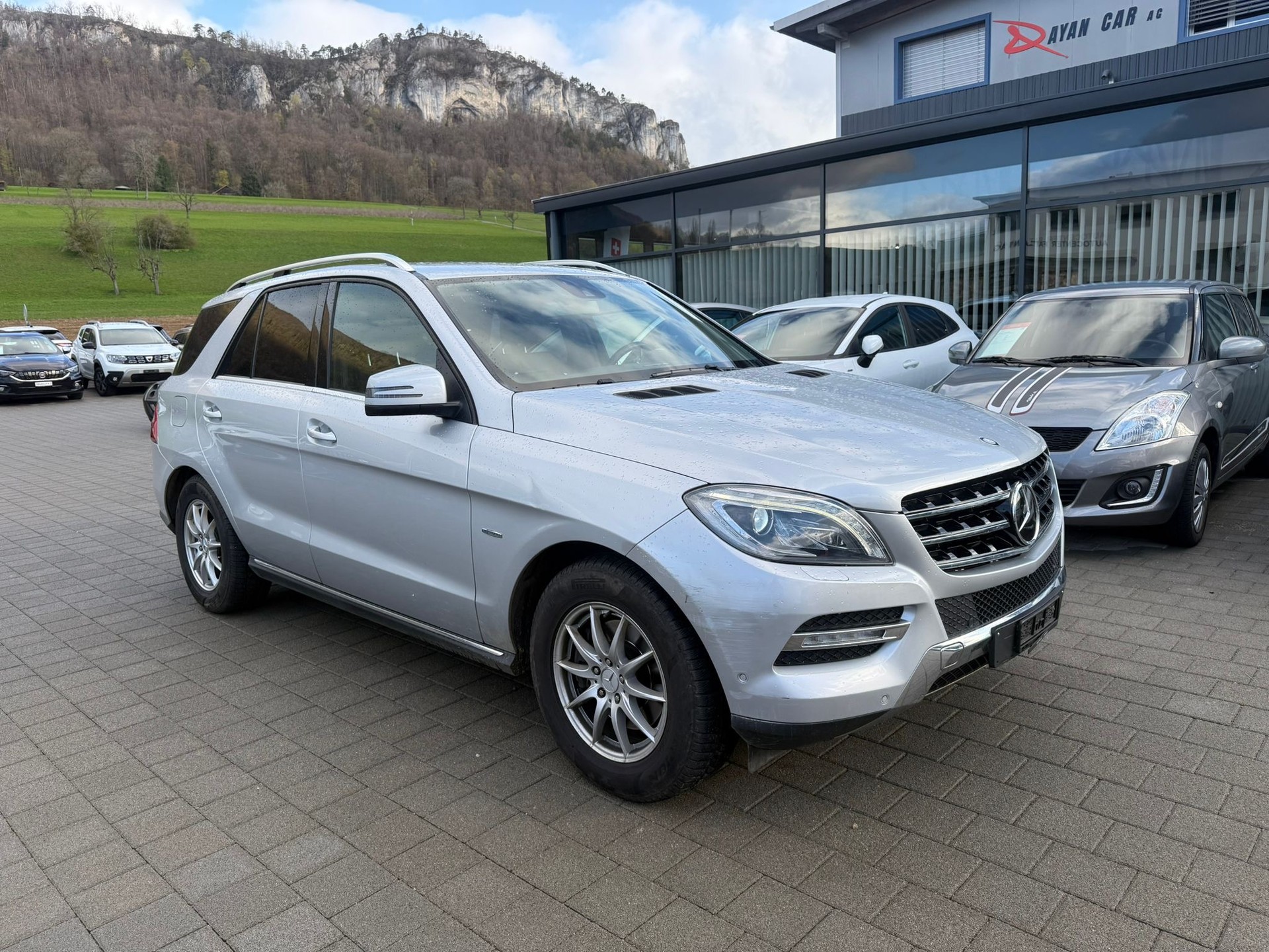 MERCEDES-BENZ ML 350 BlueTEC 4Matic 7G-Tronic-showroom-element-2