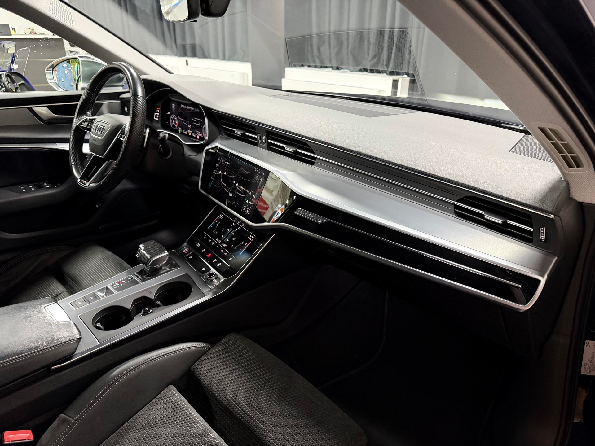 AUDI S6 Avant 3.0 TDI quattro tiptronic-image-28