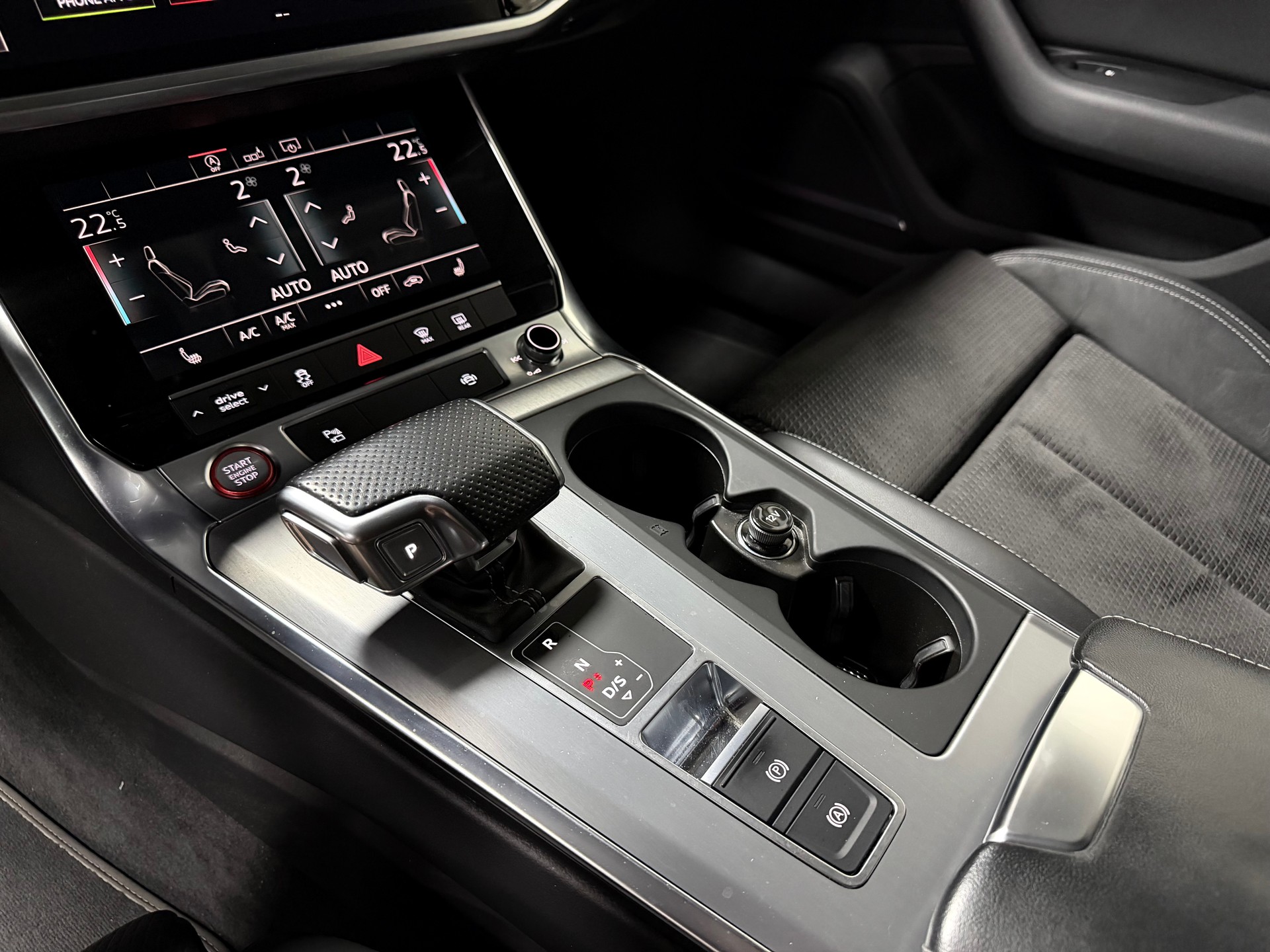 AUDI S6 Avant 3.0 TDI quattro tiptronic-image-16