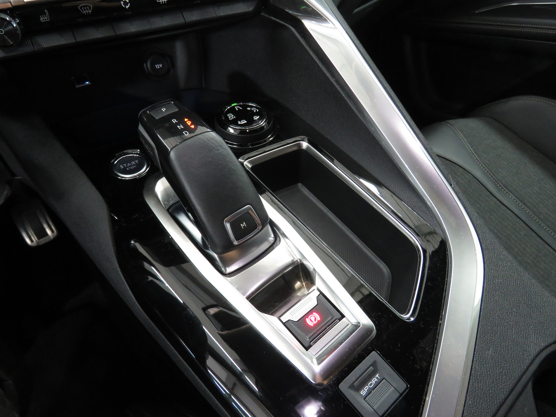 PEUGEOT 5008 1.5 BlueHDi GT Line EAT (Automat, 7-Plätzer)-image-16