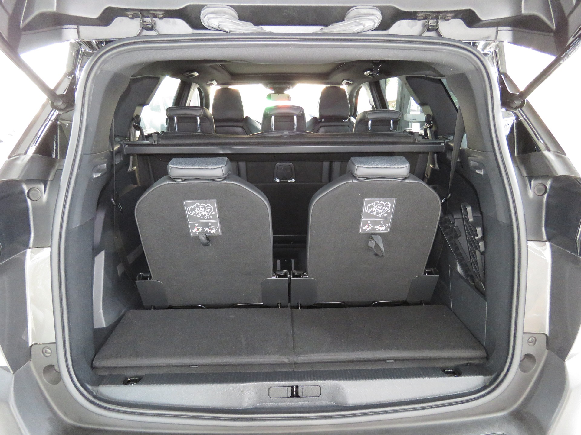 PEUGEOT 5008 1.5 BlueHDi GT Line EAT (Automat, 7-Plätzer)-image-9