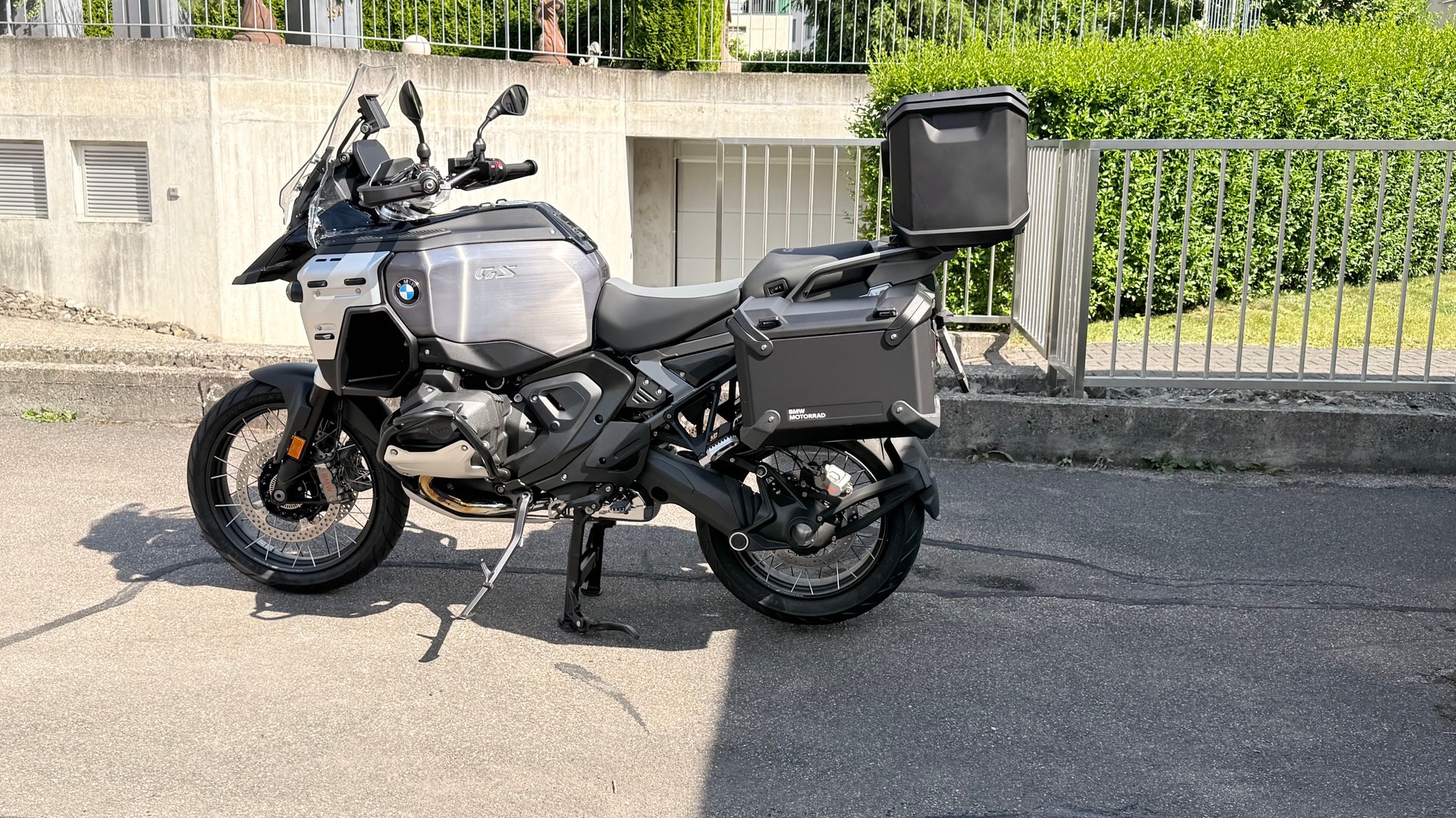 BMW R 1300 GS Adventure-image-2