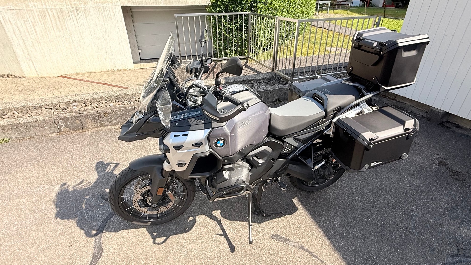BMW R 1300 GS Adventure-image-1