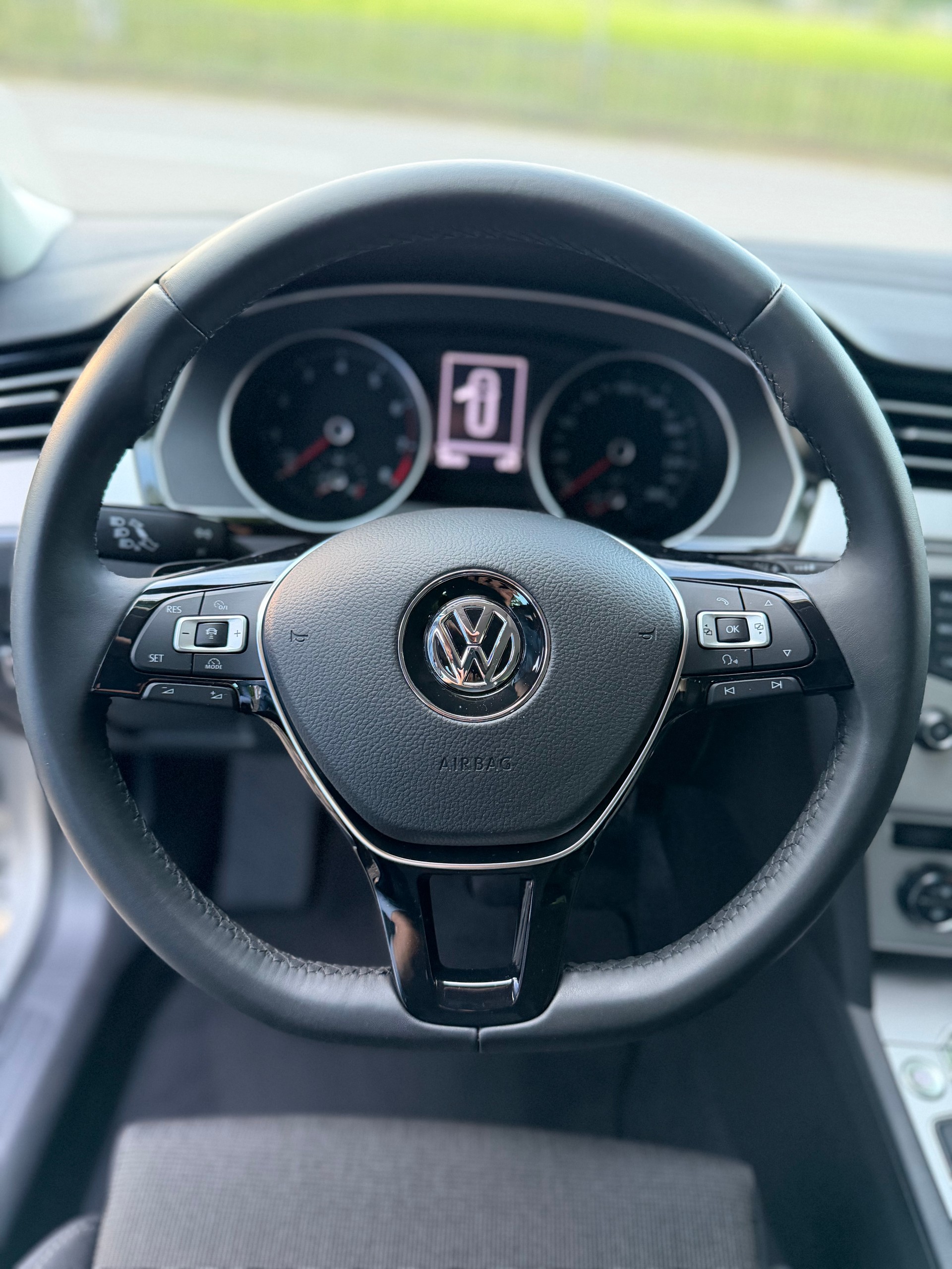 VW Passat Variant 1.8 TSI BMT DSG /Nur 20k Kilometer / 1 Hand /Frisch ab MFK / Frisch ab Service / 36 Monate Garantie exkl. /-image-13