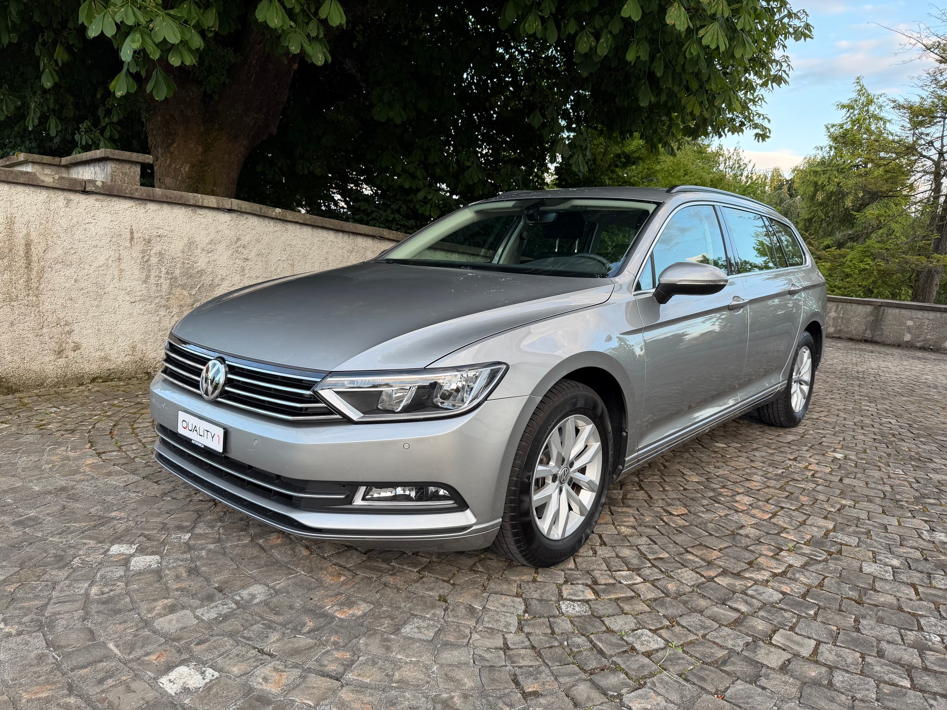 VW Passat Variant 1.8 TSI BMT DSG /Nur 20k Kilometer / 1 Hand /Frisch ab MFK / Frisch ab Service / 36 Monate Garantie exkl. /