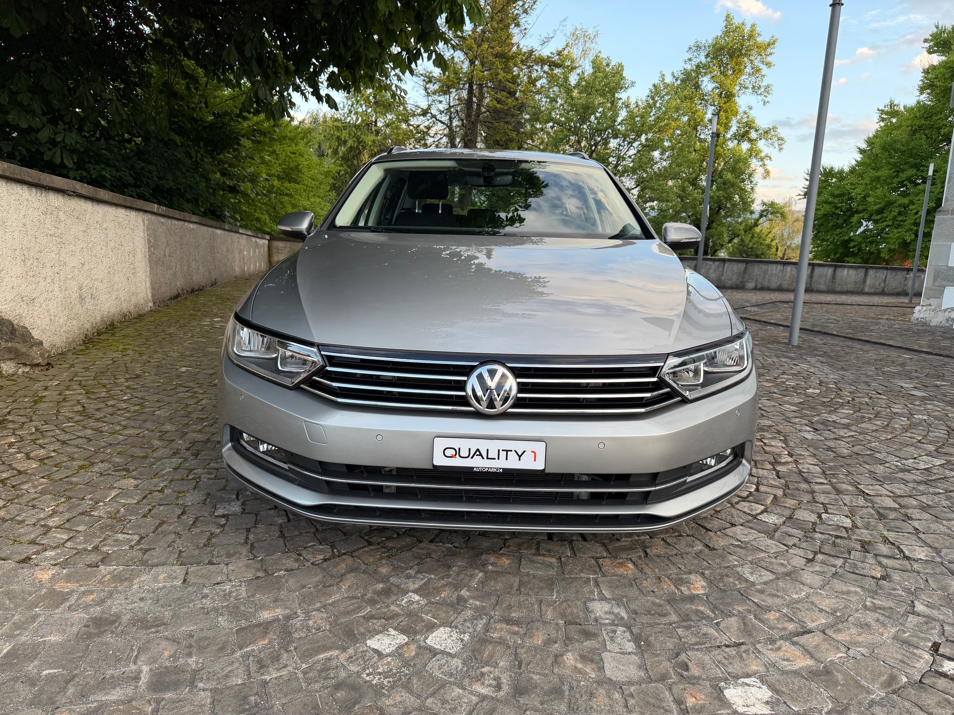VW Passat Variant 1.8 TSI BMT DSG /Nur 20k Kilometer / 1 Hand /Frisch ab MFK / Frisch ab Service / 36 Monate Garantie exkl. /-image-1