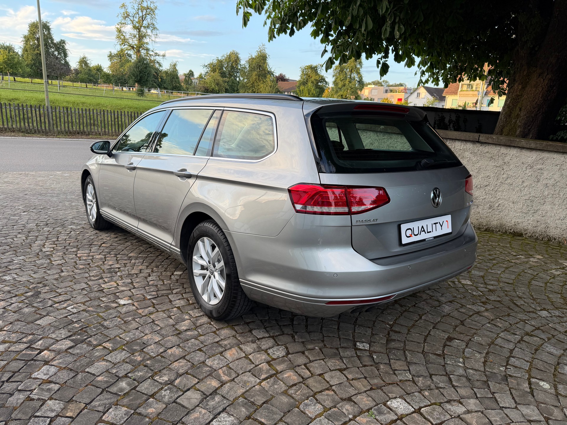 VW Passat Variant 1.8 TSI BMT DSG /Nur 20k Kilometer / 1 Hand /Frisch ab MFK / Frisch ab Service / 36 Monate Garantie exkl. /-image-5