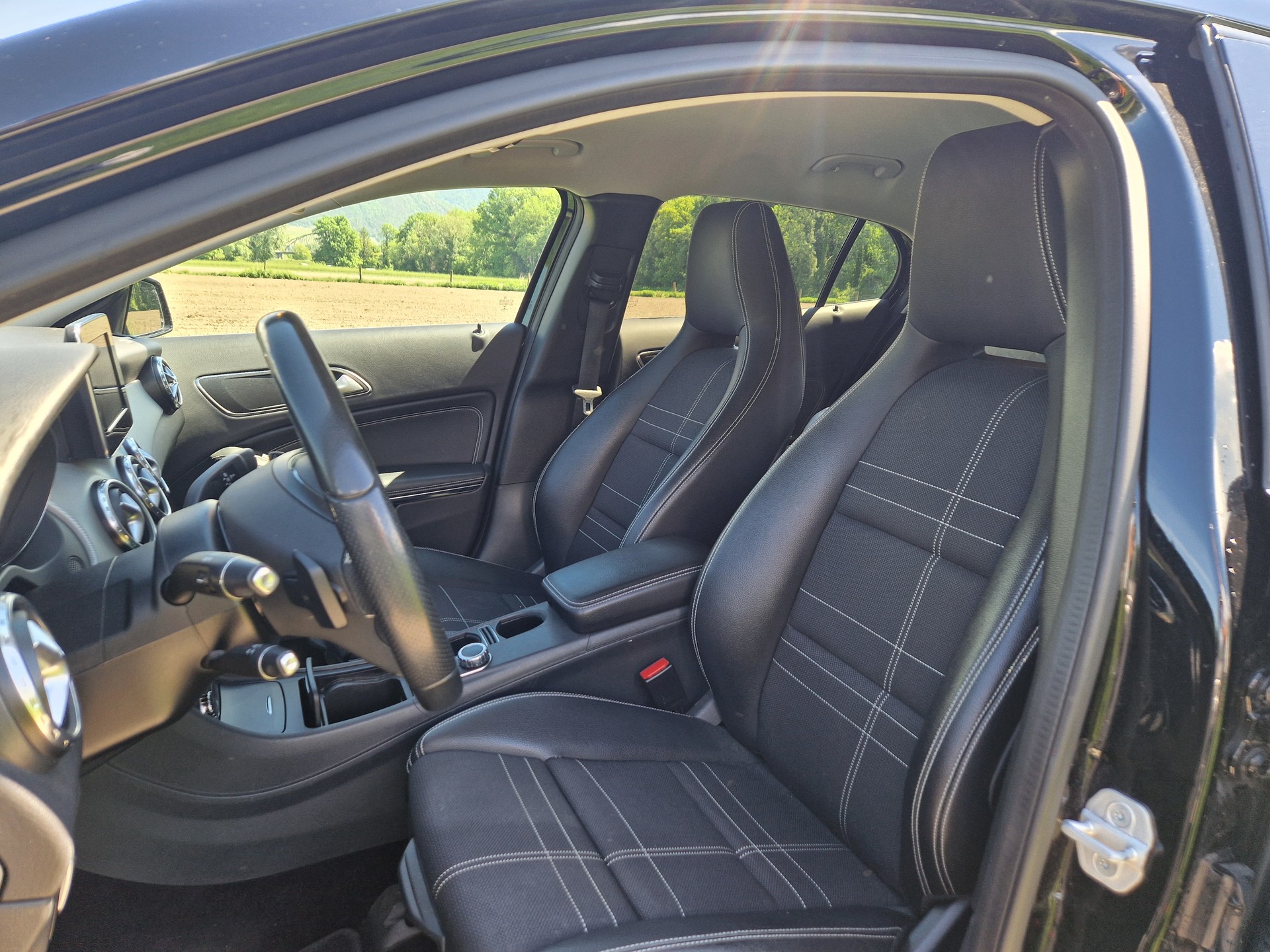 MERCEDES-BENZ GLA 250 Urban 4Matic 7G-DCT-image-9