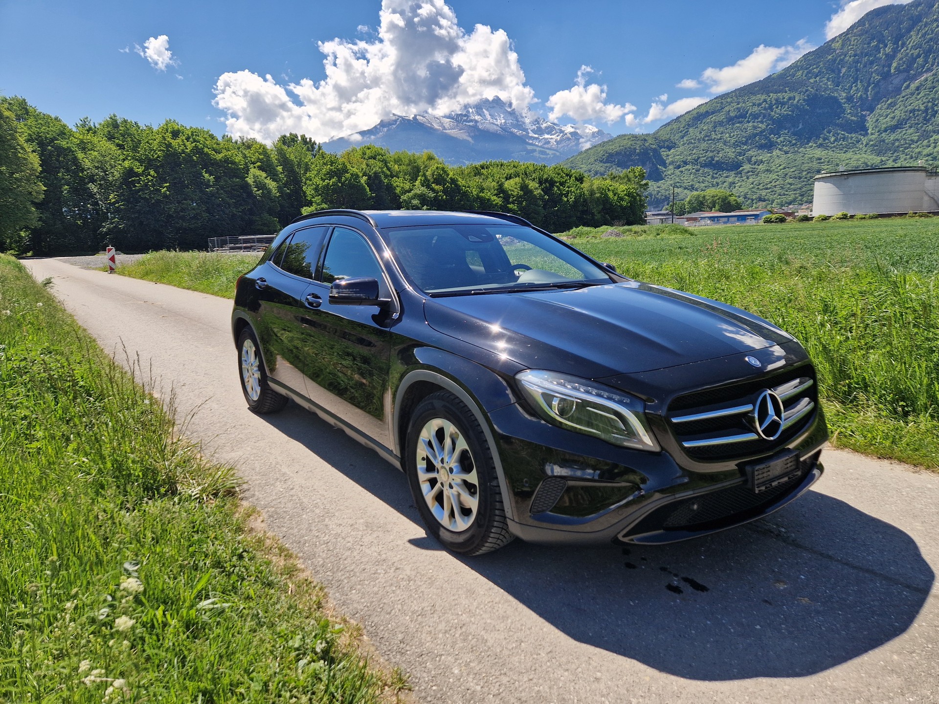 MERCEDES-BENZ GLA 250 Urban 4Matic 7G-DCT-image-2