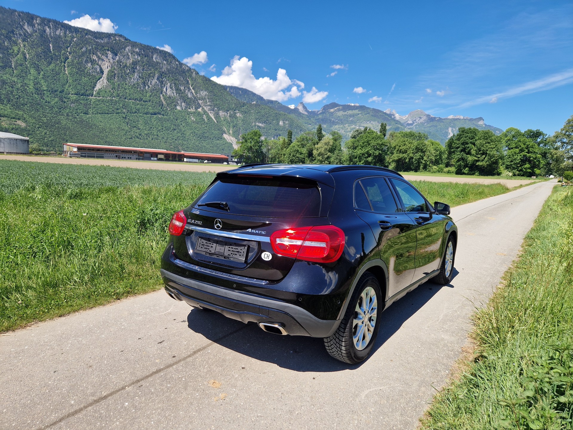 MERCEDES-BENZ GLA 250 Urban 4Matic 7G-DCT-image-3