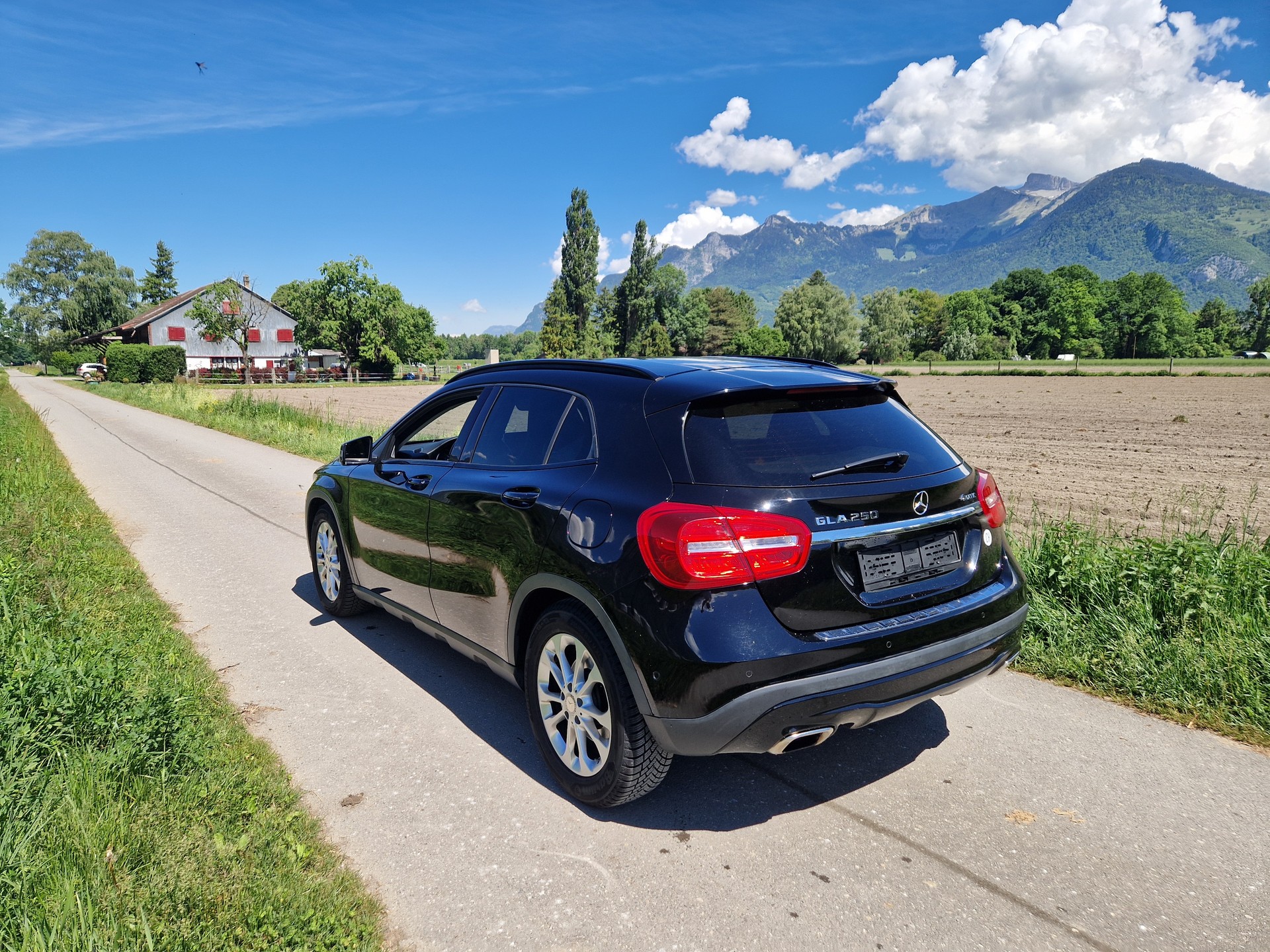 MERCEDES-BENZ GLA 250 Urban 4Matic 7G-DCT-image-5
