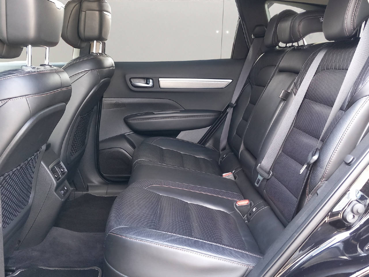 RENAULT Koleos 2.0 Blue dCi Initiale X-Tronic 4WD-image-9