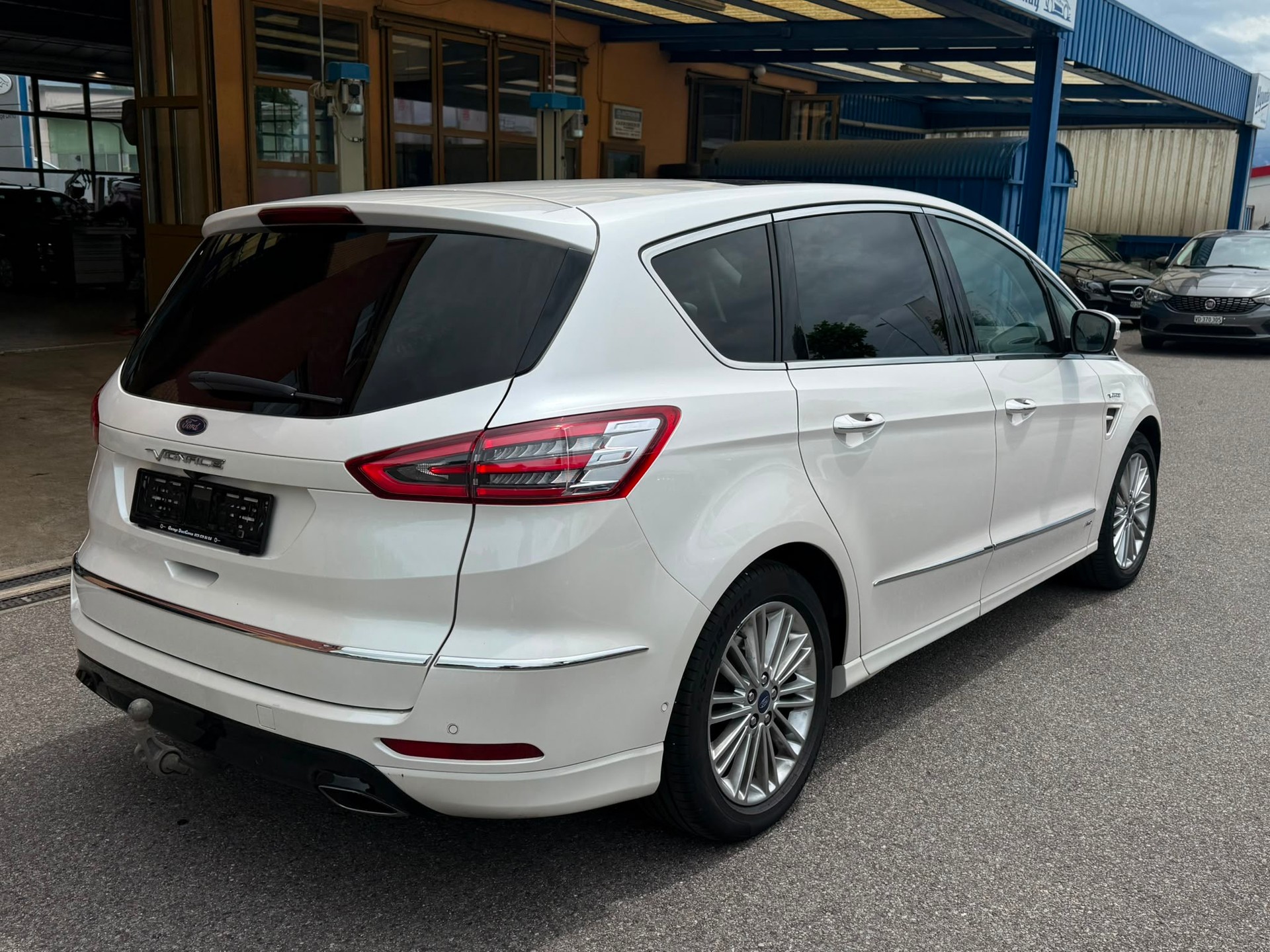 FORD S-Max 2.0 TDCi Vignale AWD Automatic-image-3