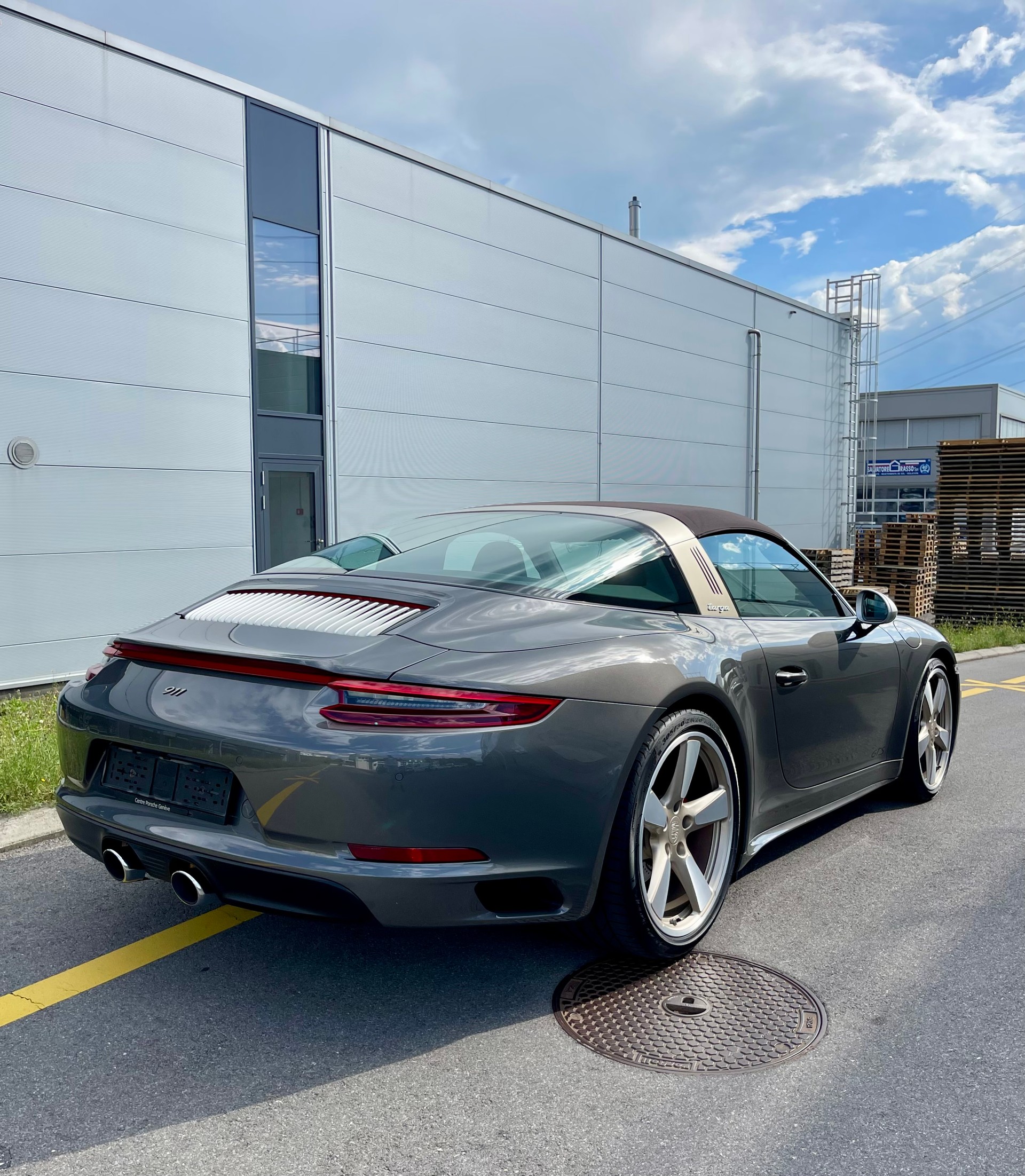 PORSCHE 911 Targa 4 GTS PDK "Exclusive Manufaktur"-image-12
