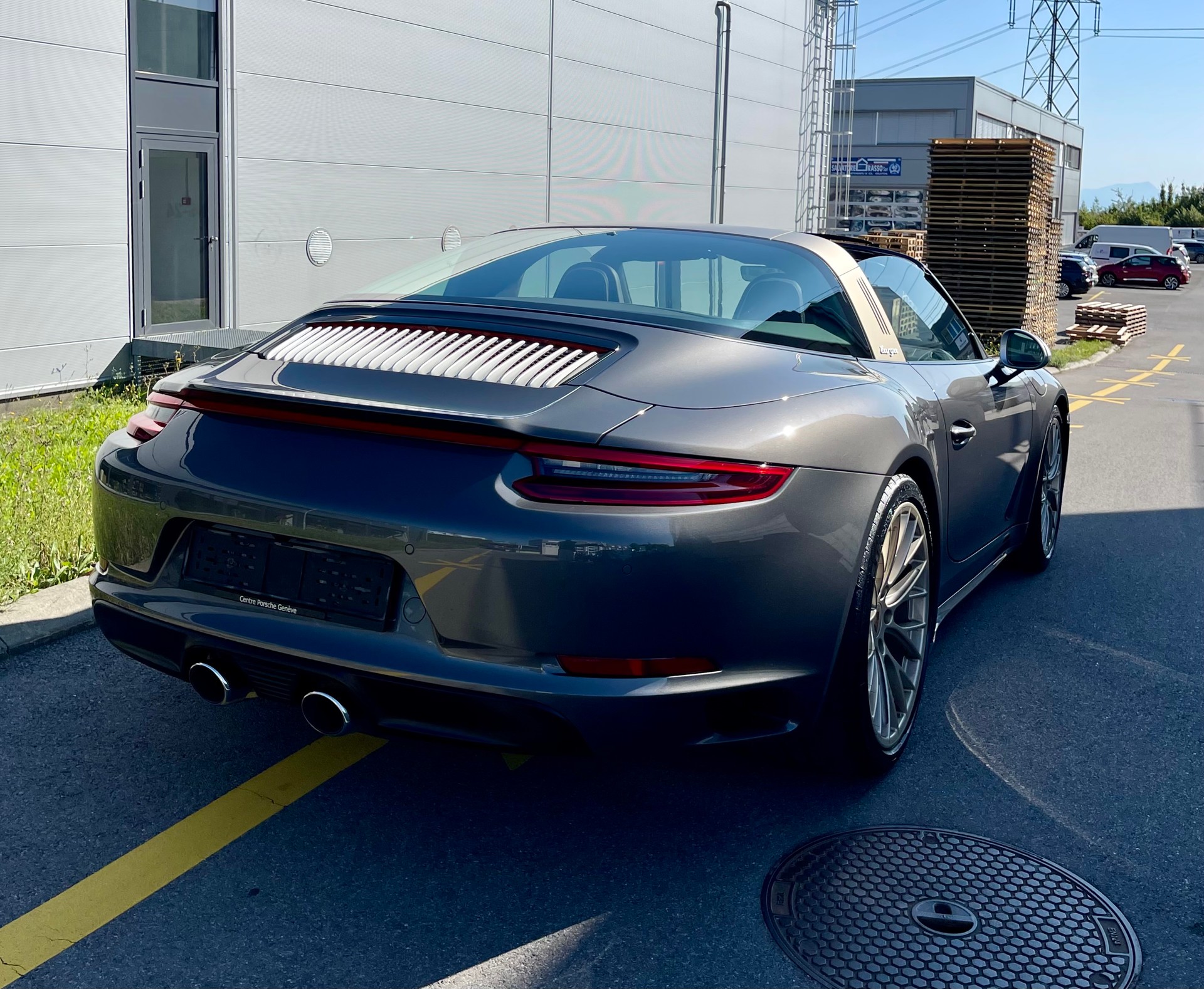 PORSCHE 911 Targa 4 GTS PDK "Exclusive Manufaktur"-image-4