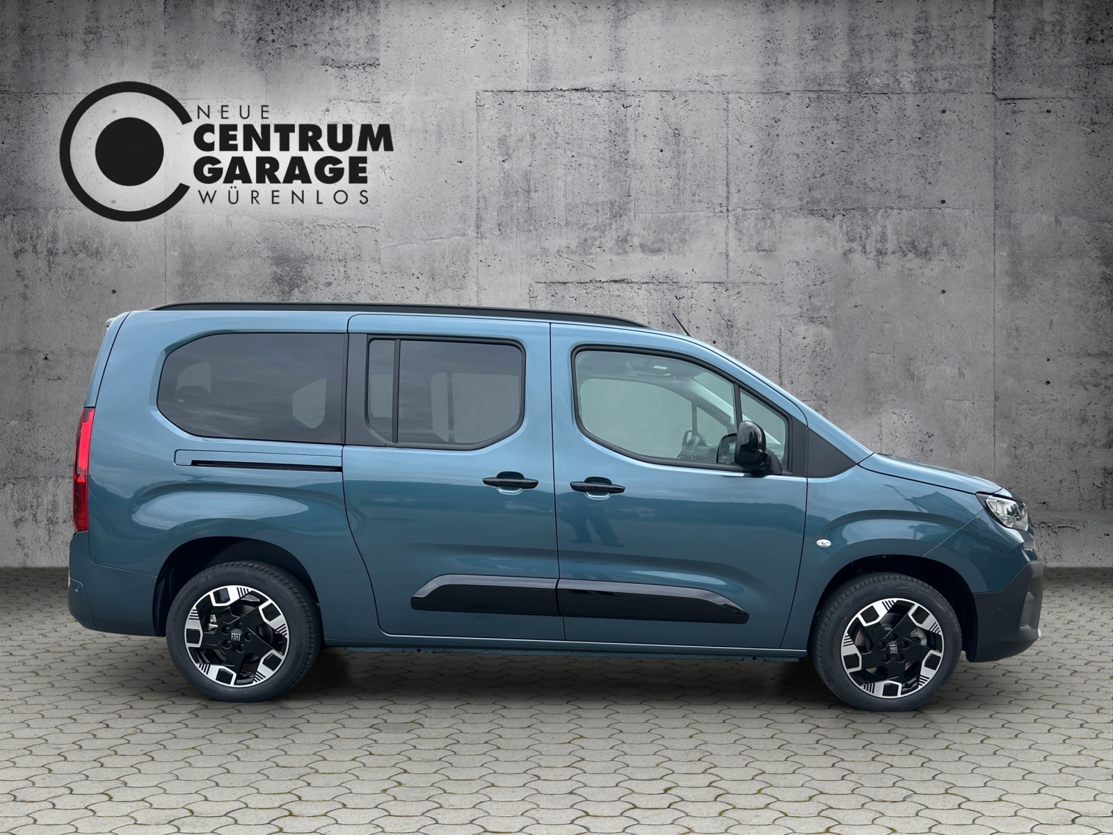 FIAT Qubo L La Prima-showroom-element-2