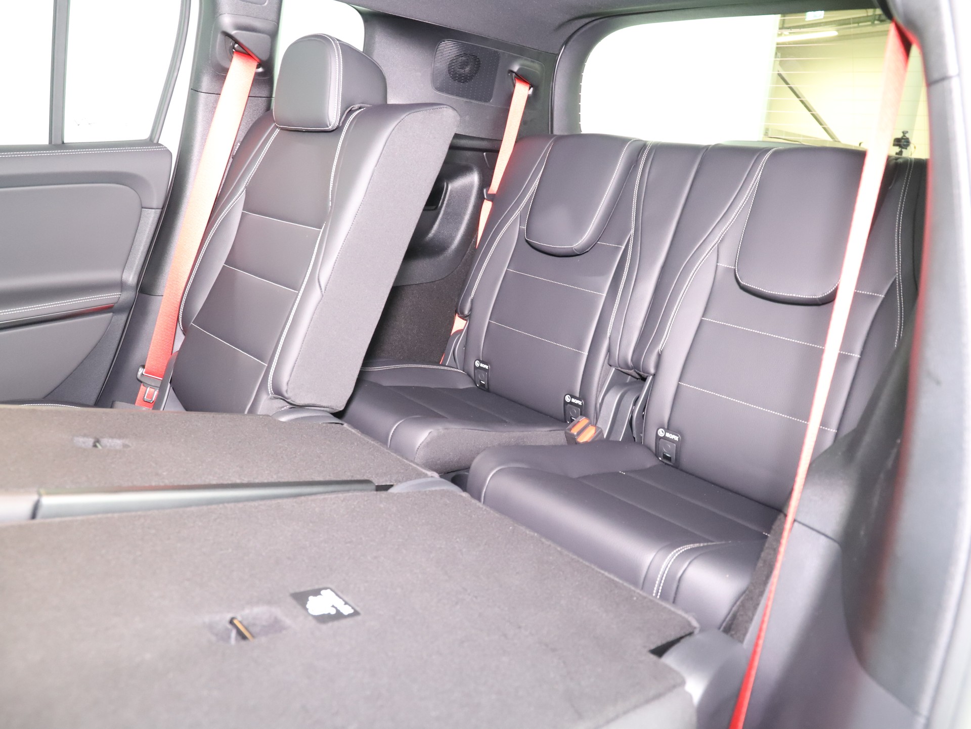 MERCEDES-BENZ GLB 220 4Matic 8G-Tronic-image-11