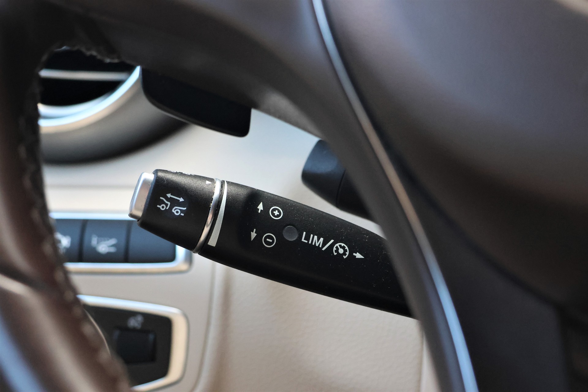 MERCEDES-BENZ GLC Coupé 350 d AMG Line 4Matic 9G-Tronic (CH)-image-15