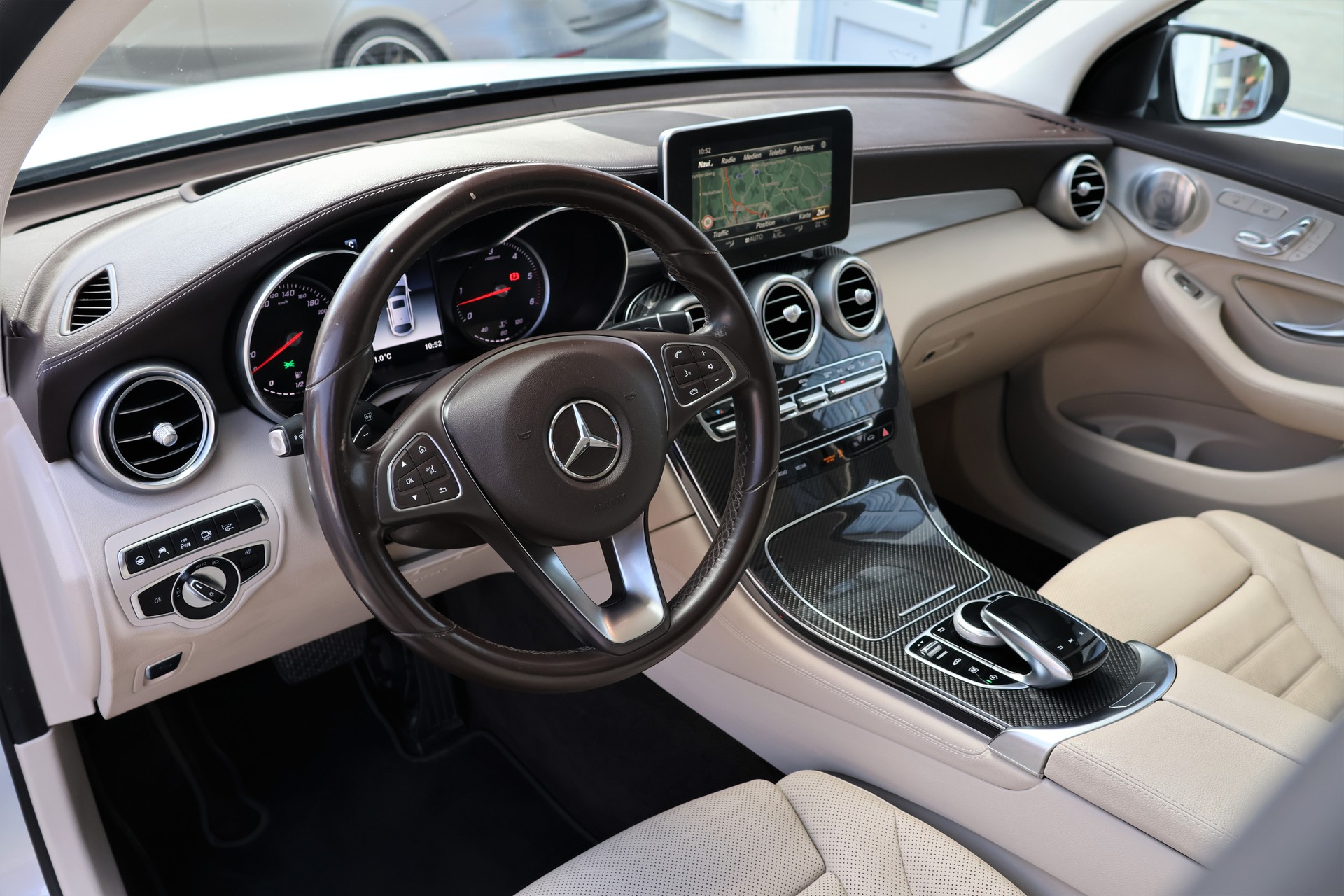 MERCEDES-BENZ GLC Coupé 350 d AMG Line 4Matic 9G-Tronic (CH)-image-8