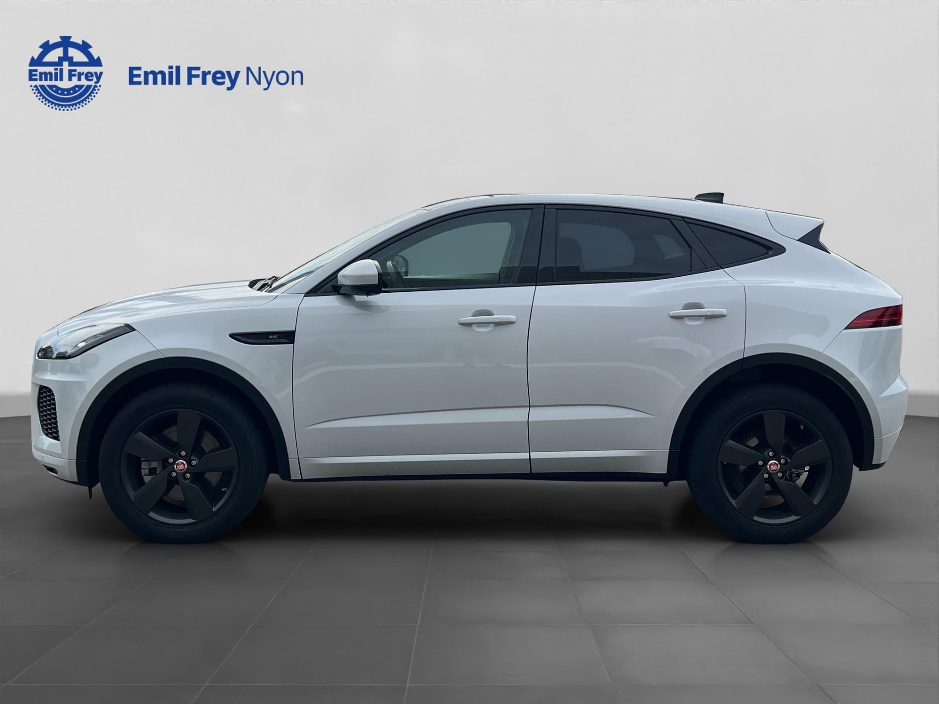 JAGUAR E-Pace 2.0 T 250 R-Dynamic SE AWD-showroom-element-2