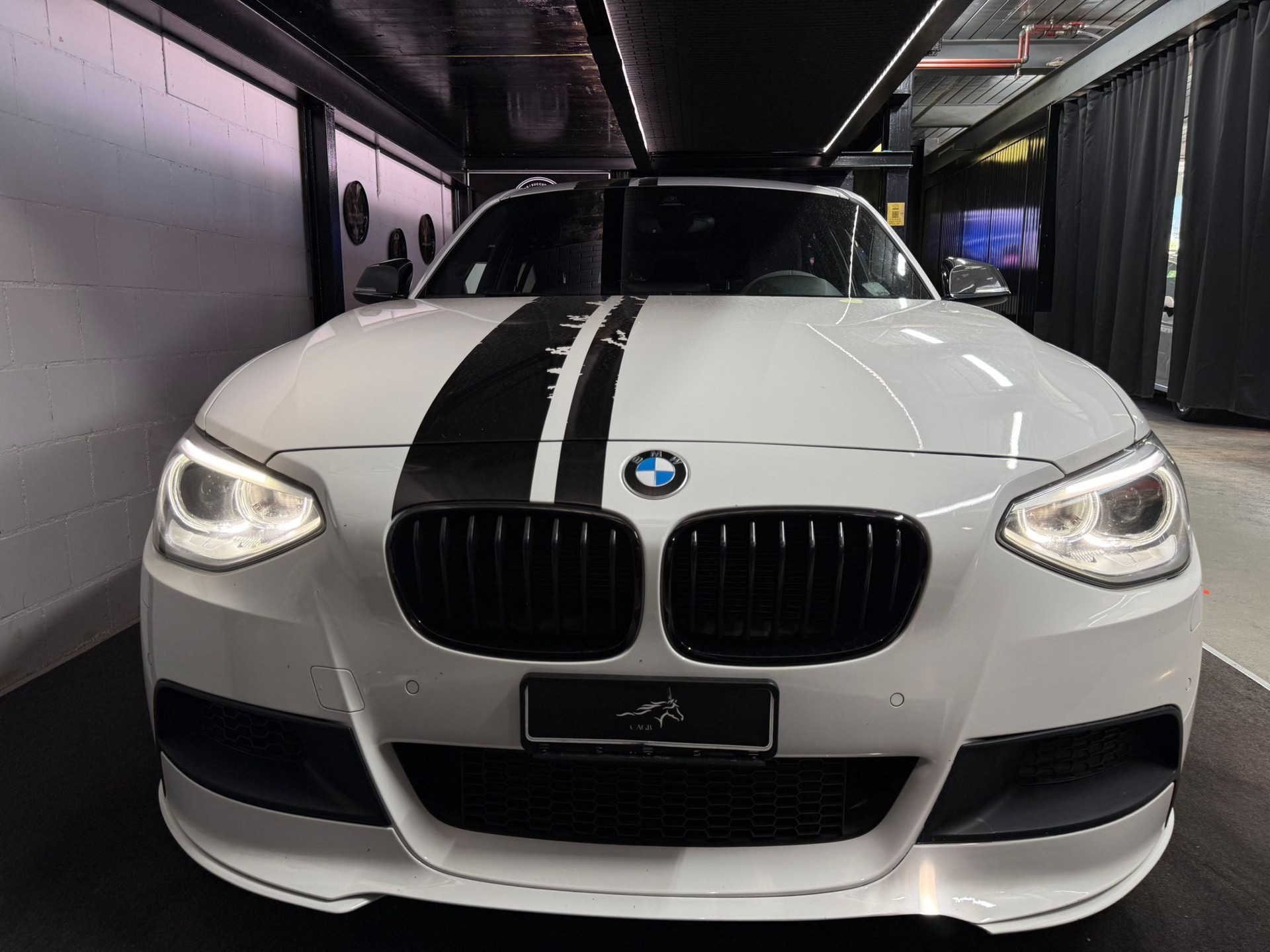 BMW M135i xDrive Steptronic-image-19