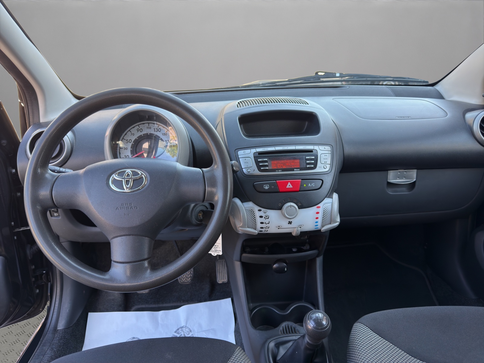 TOYOTA Aygo 1.0 VVT-i Luna-image-13